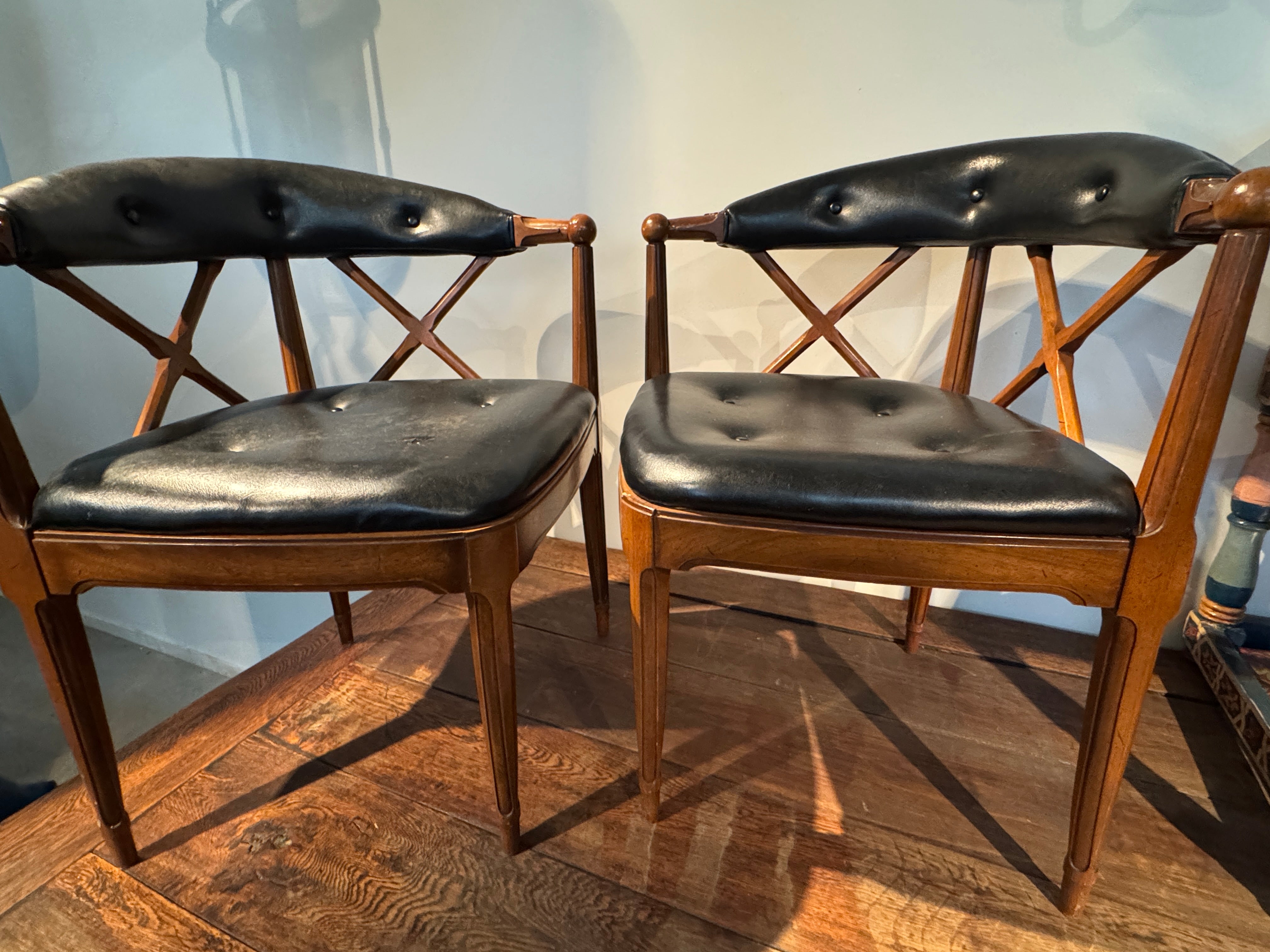 AF2-314: Vintage Set of 4 mid 20th Century Corner Arm Chairs