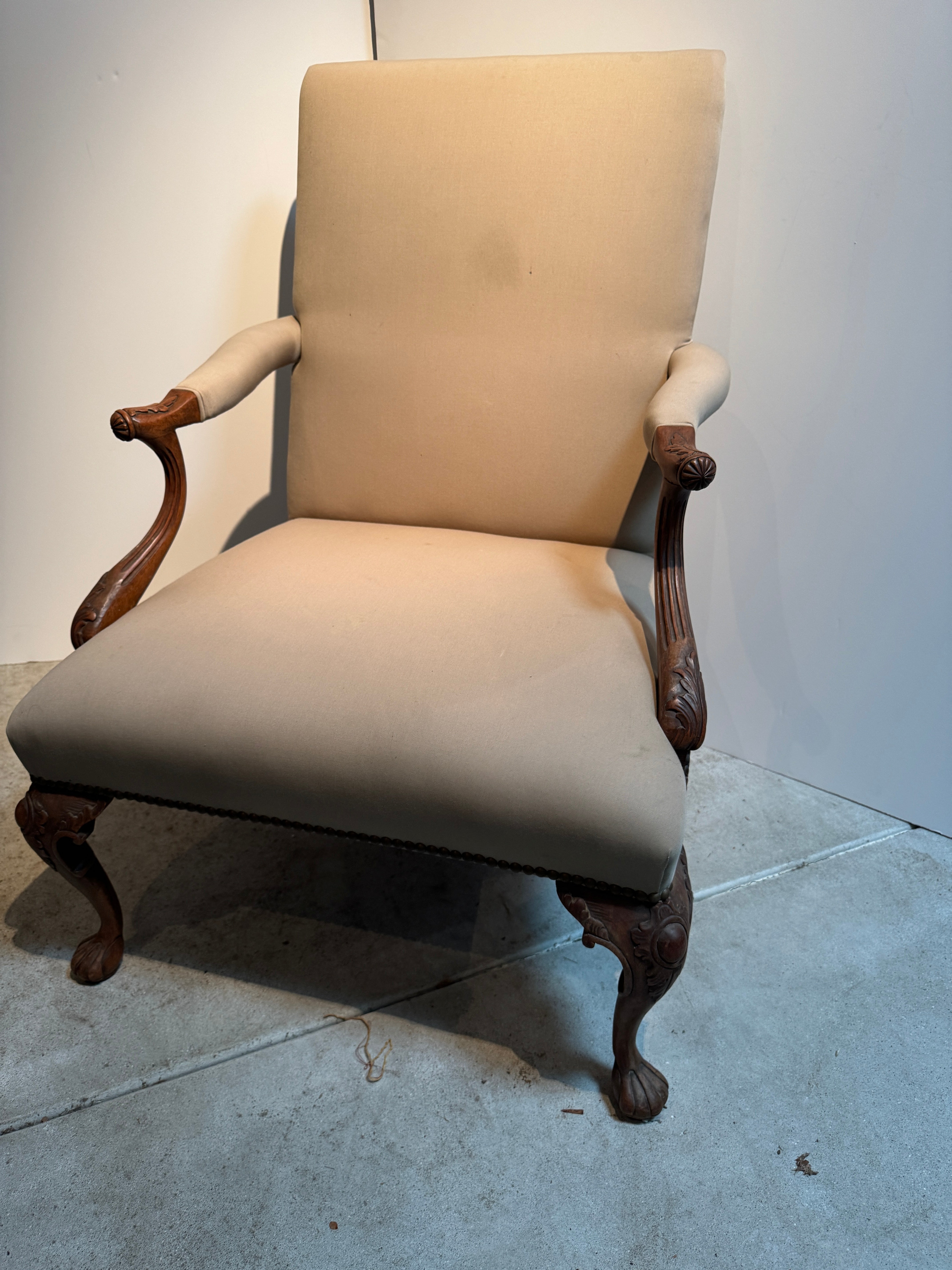 AF2-226: Antique Early 19th Century Walnut English George II Open Arm Chair