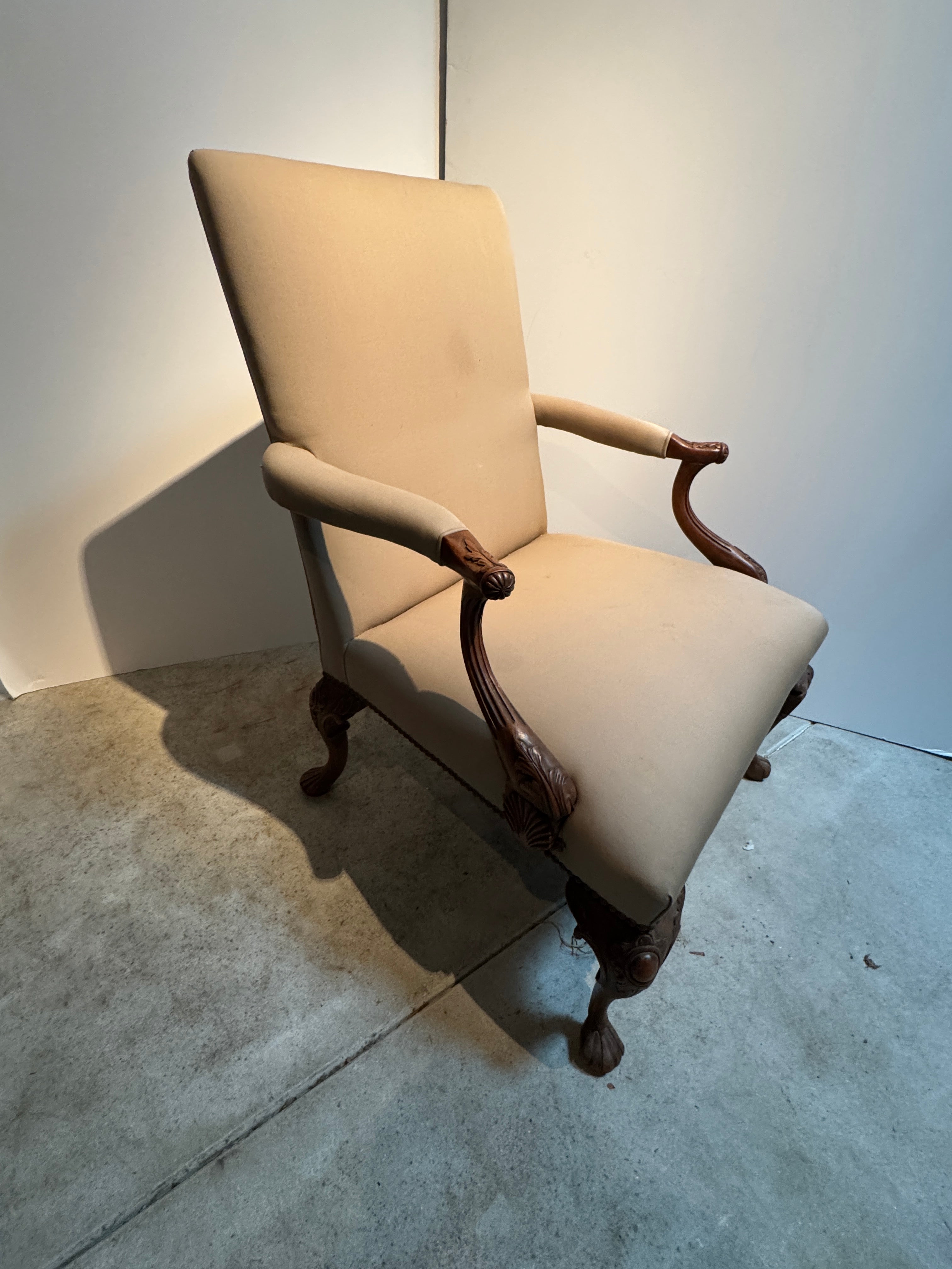 AF2-226: Antique Early 19th Century Walnut English George II Open Arm Chair