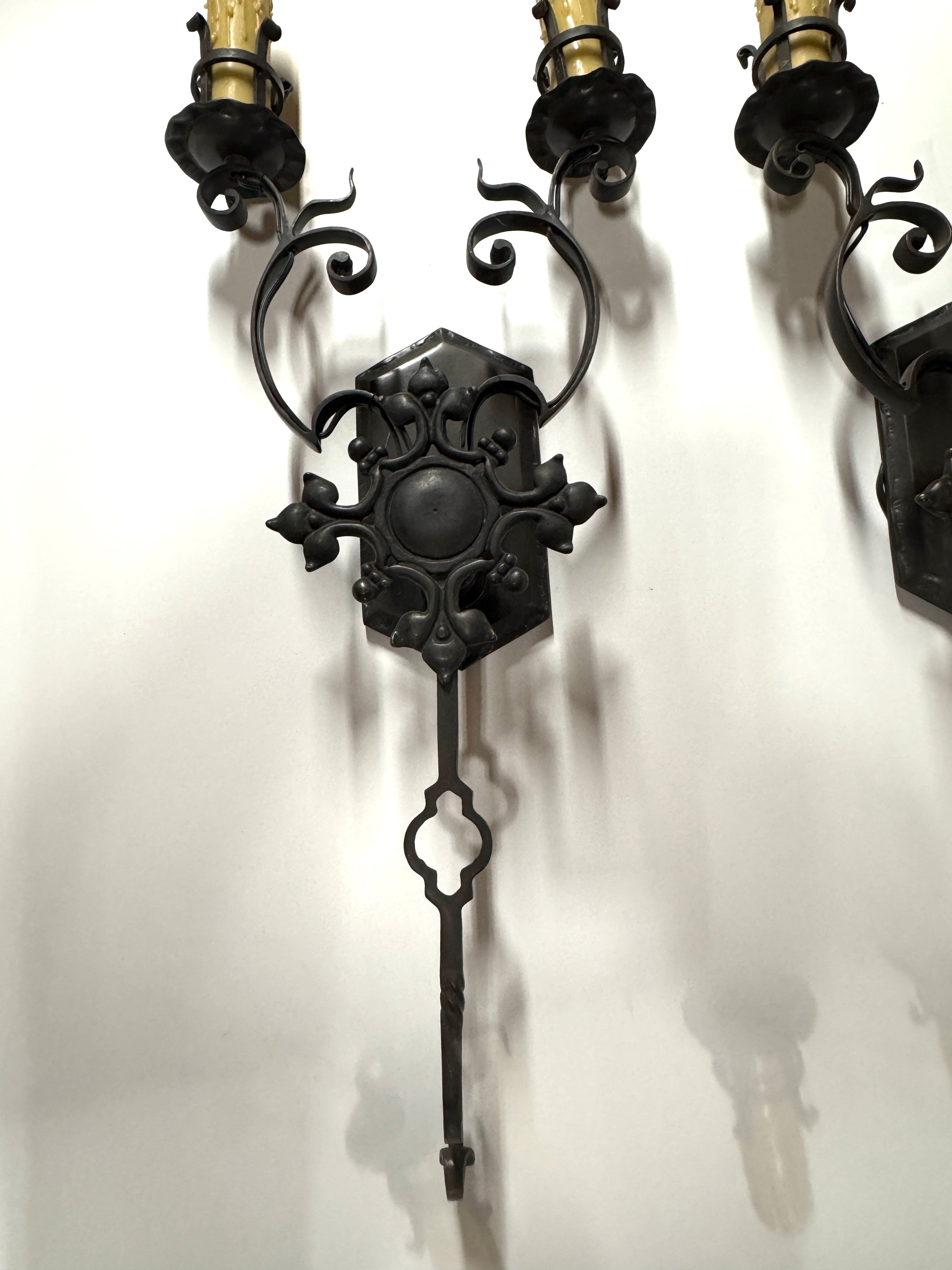 AL3-012: 20th Century Lighting Pair of Spanish Colonial Sconces Las Gardenias Oil Rubbed Bronze