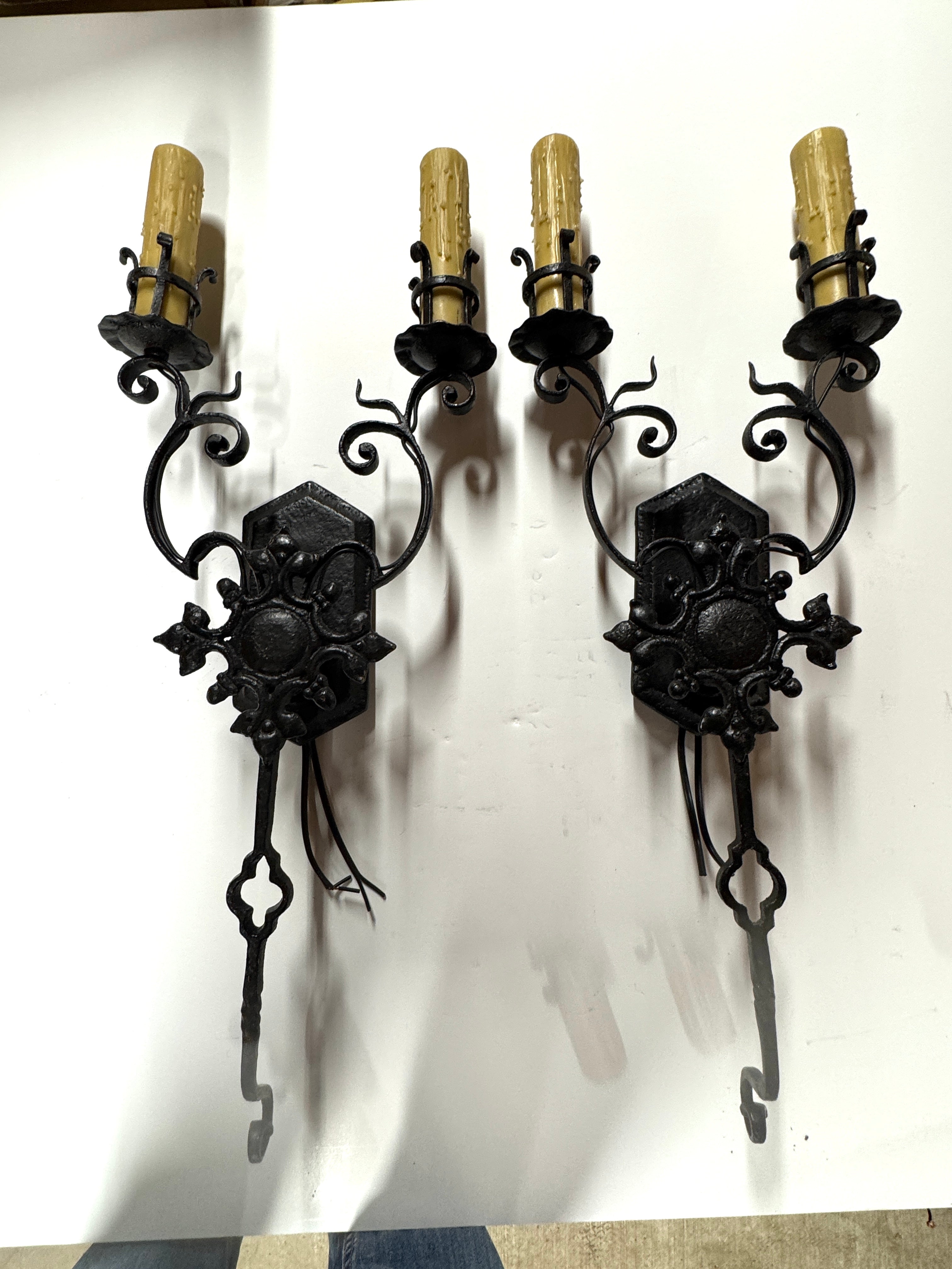 AL3-019: 20th Century Lighting Pair of Spanish Colonial Sconces Las Gardenias Distressed Painted Iron Finish