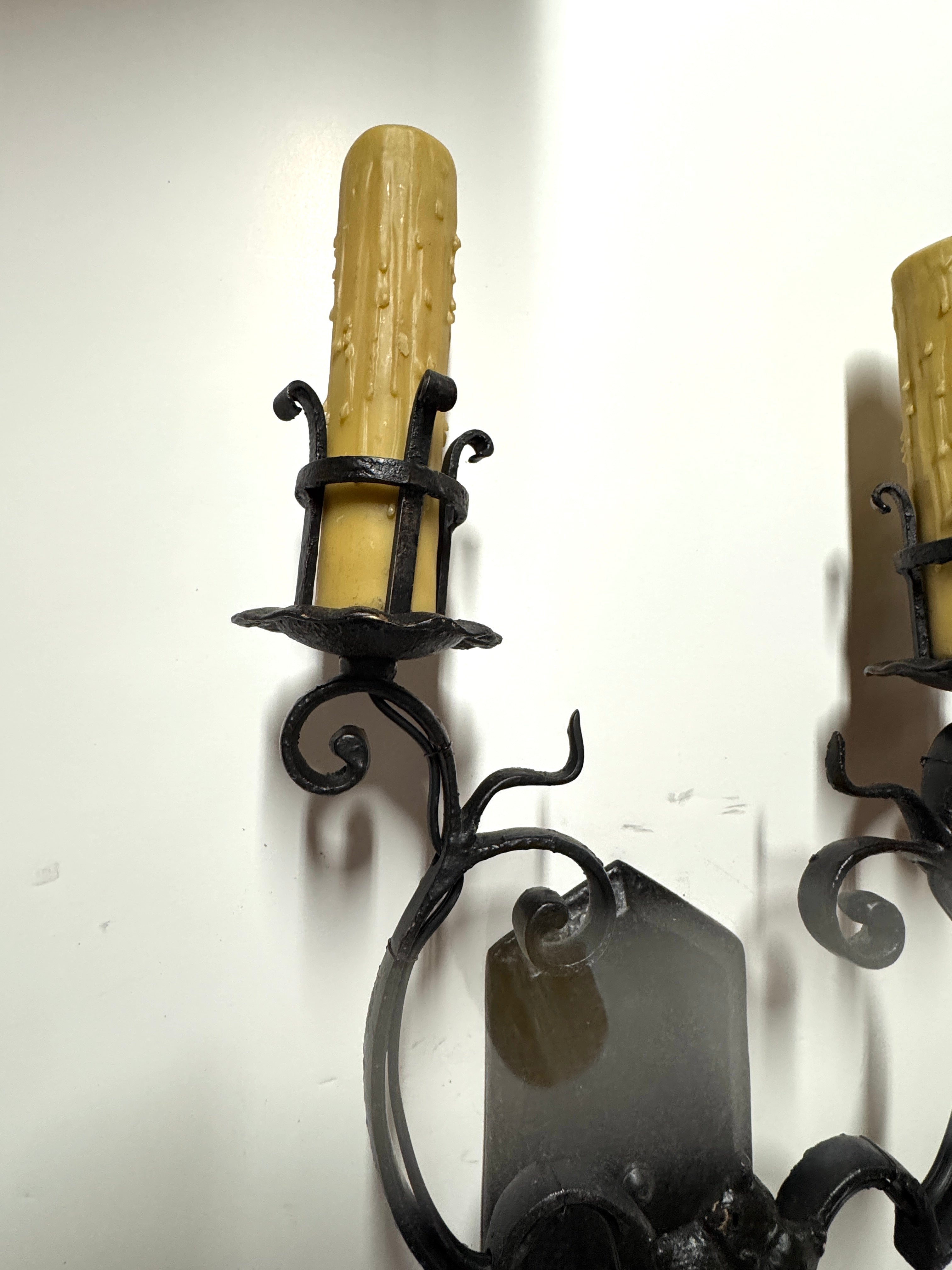 AL3-019: 20th Century Lighting Pair of Spanish Colonial Sconces Las Gardenias Distressed Painted Iron Finish