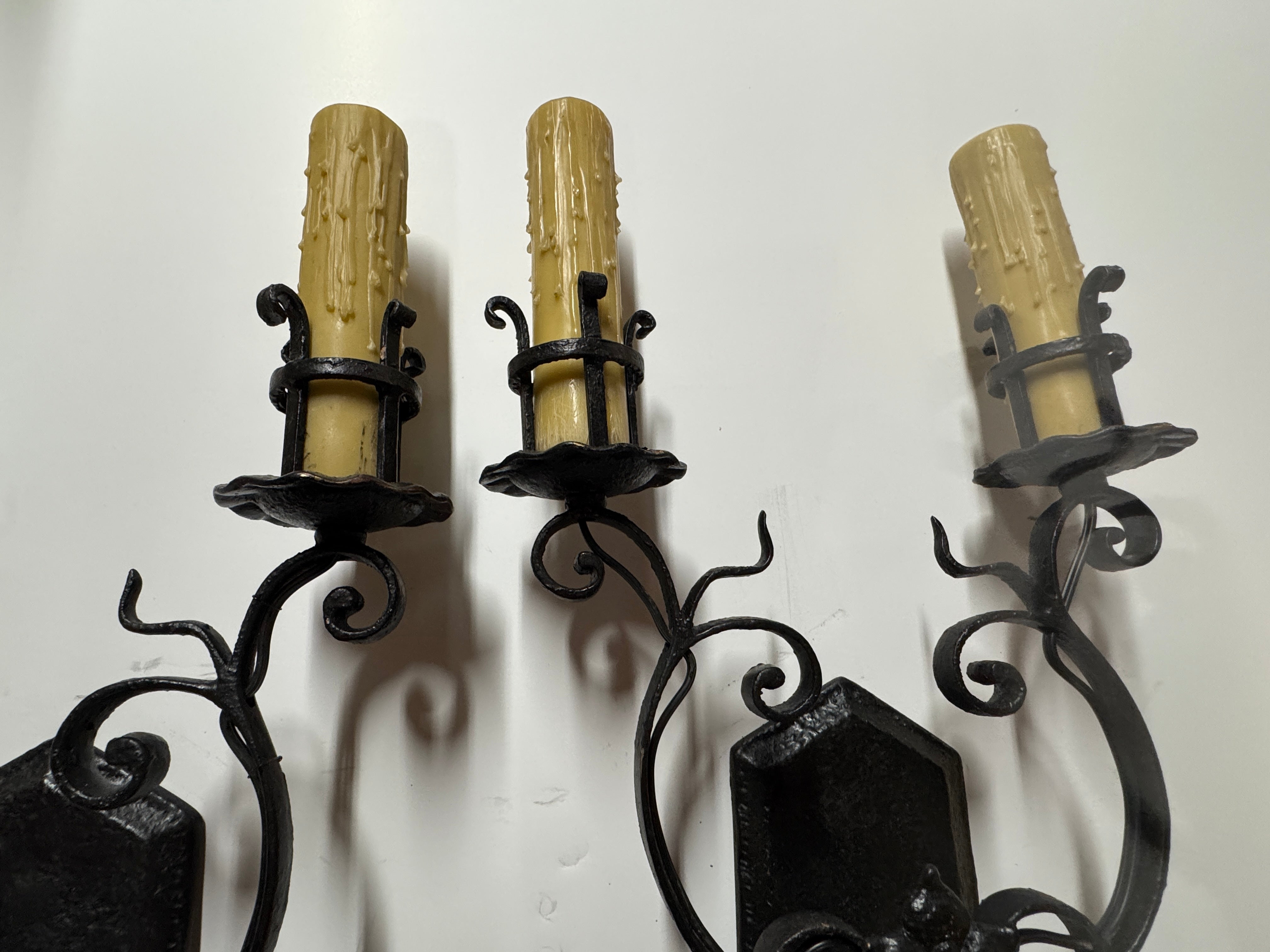 AL3-019: 20th Century Lighting Pair of Spanish Colonial Sconces Las Gardenias Distressed Painted Iron Finish