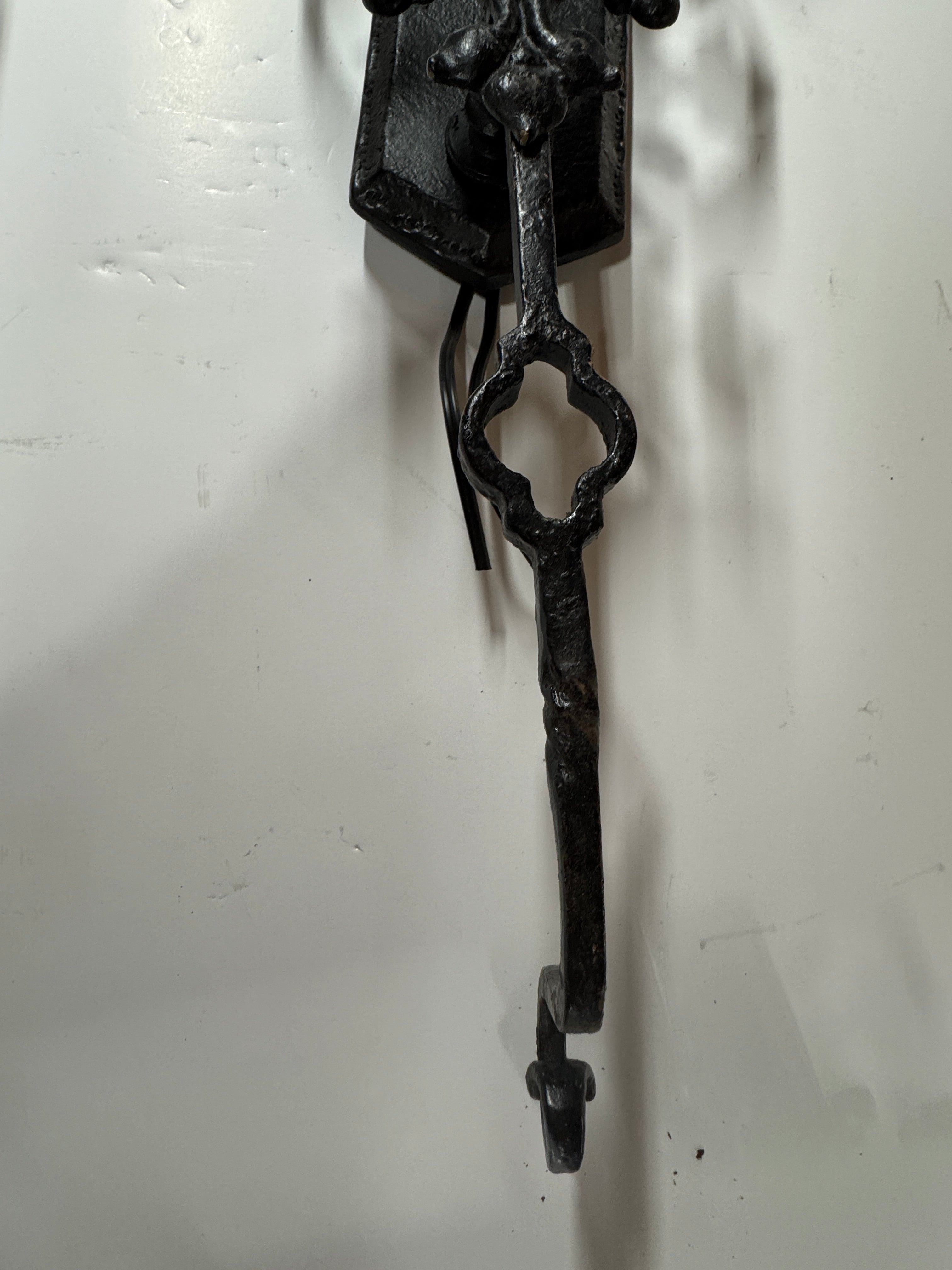 AL3-019: 20th Century Lighting Pair of Spanish Colonial Sconces Las Gardenias Distressed Painted Iron Finish