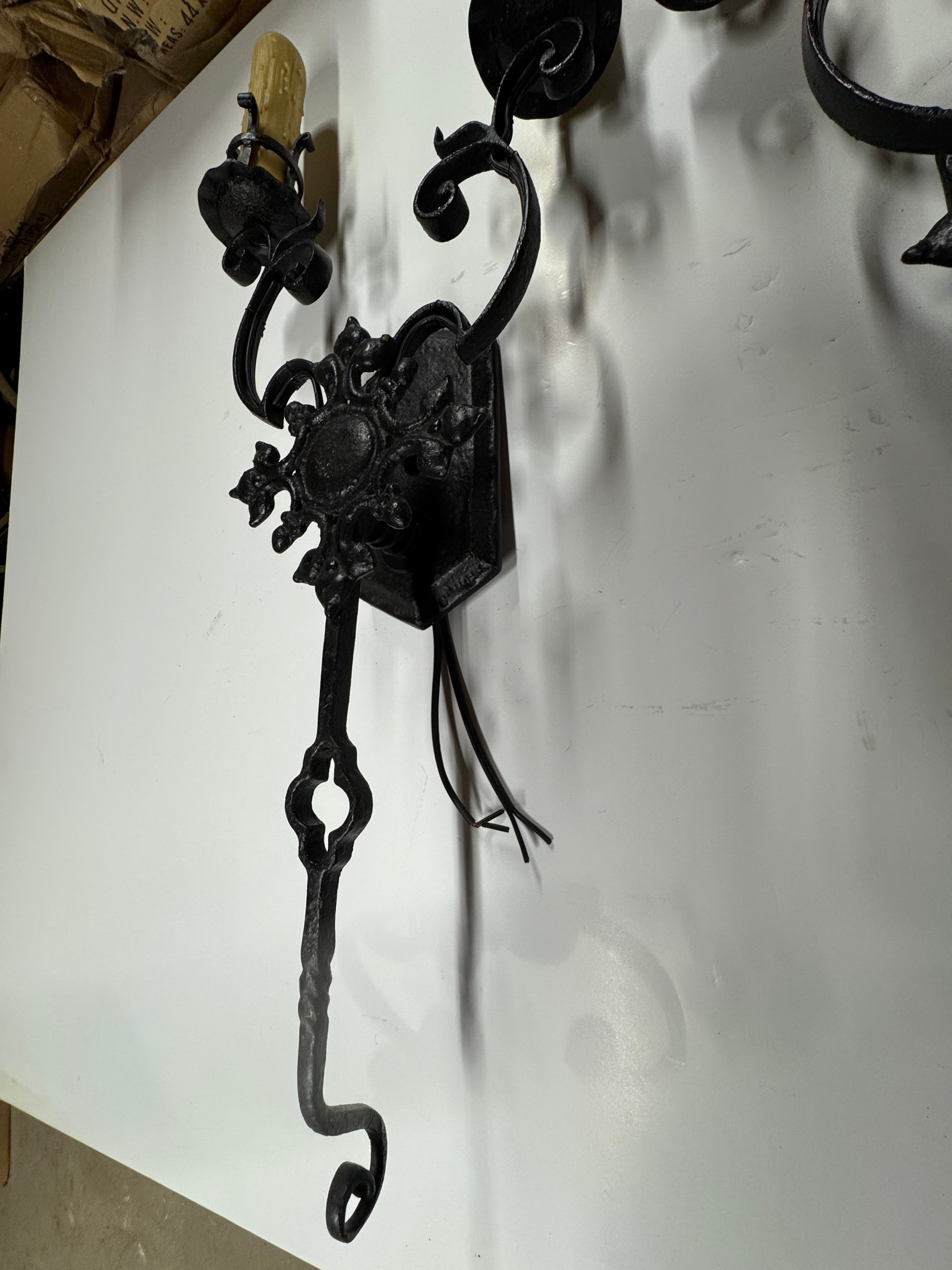 AL3-019: 20th Century Lighting Pair of Spanish Colonial Sconces Las Gardenias Distressed Painted Iron Finish