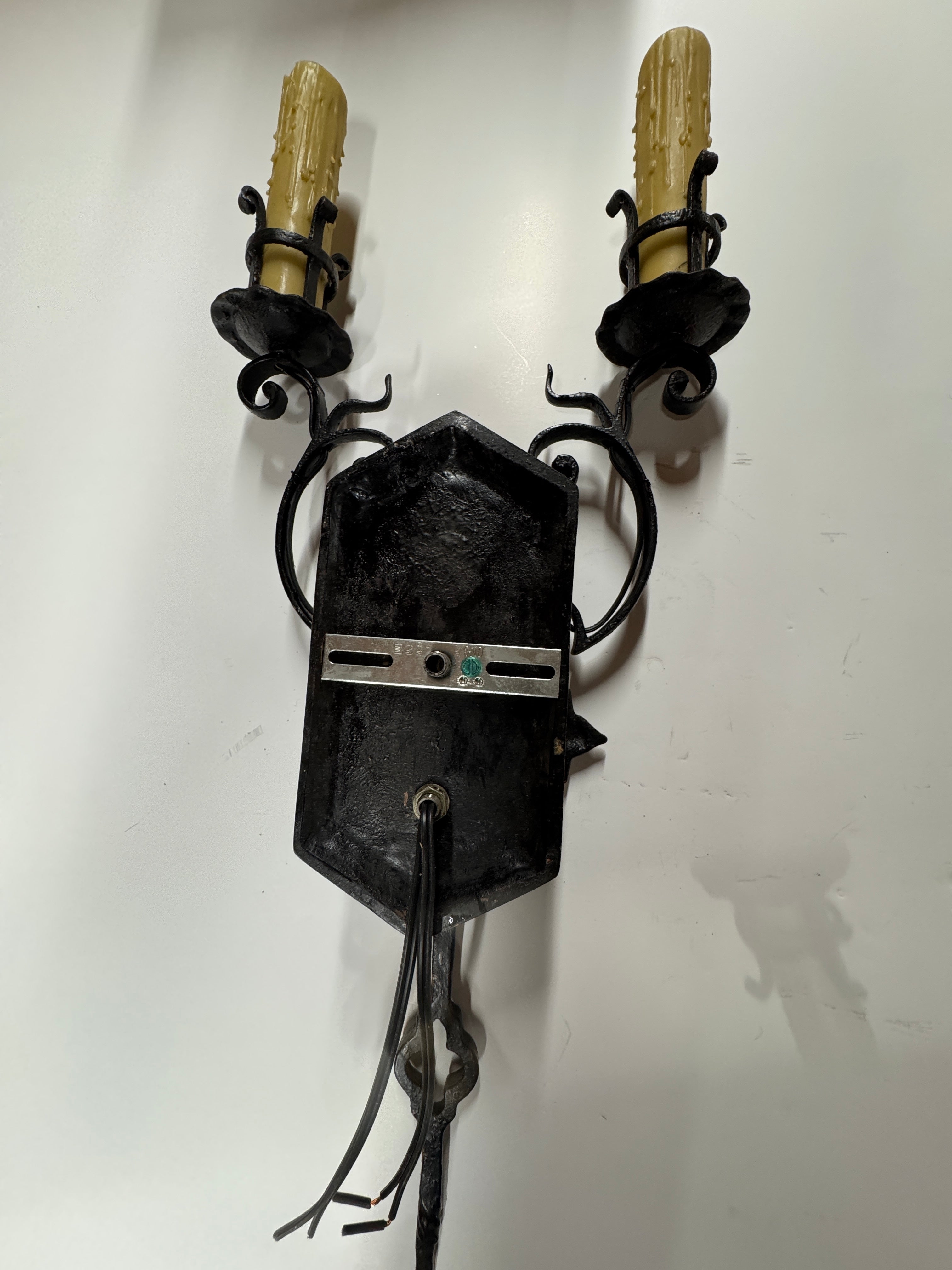 AL3-019: 20th Century Lighting Pair of Spanish Colonial Sconces Las Gardenias Distressed Painted Iron Finish