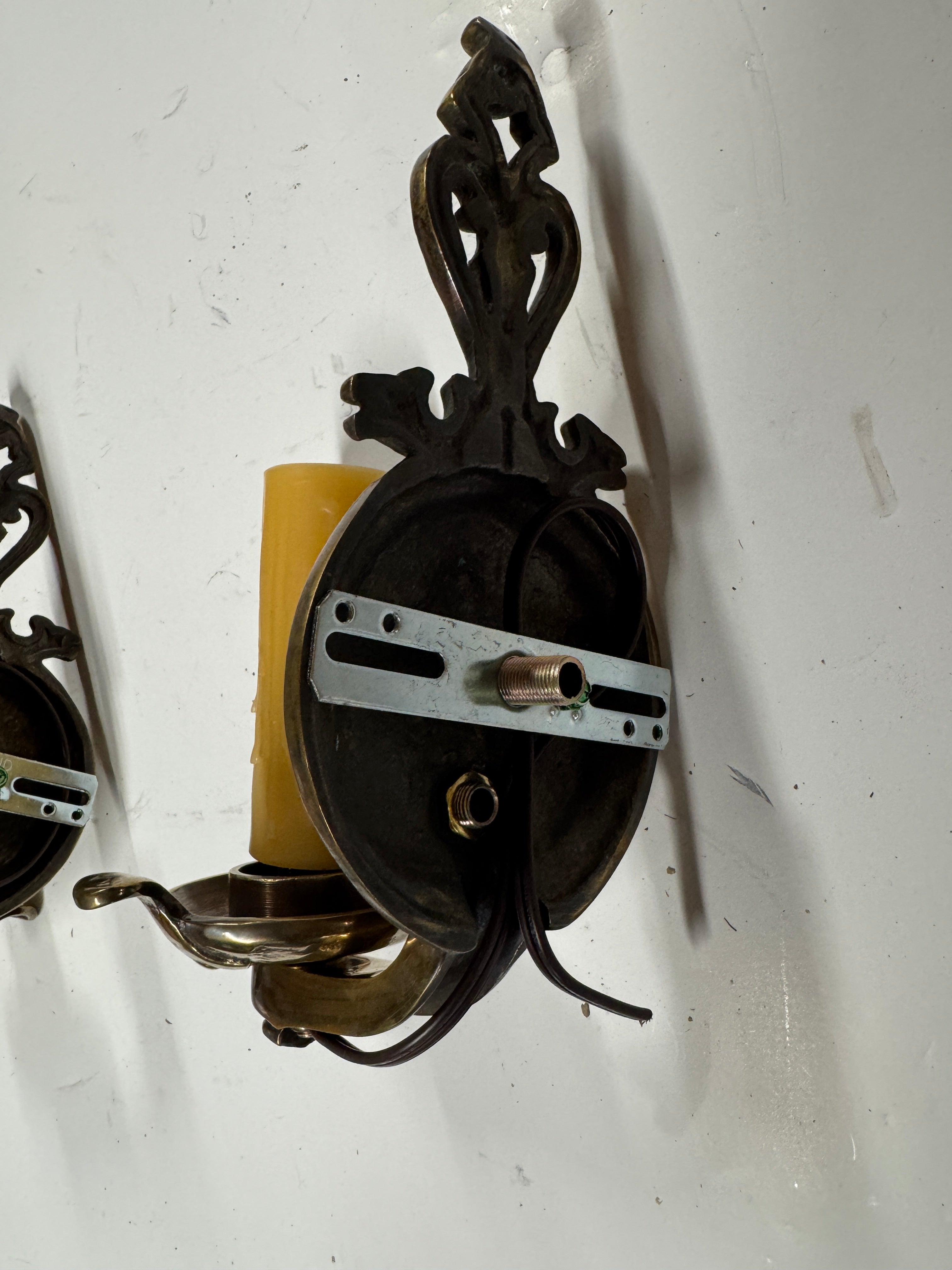 AL3-023: 20th Century Lighting Pair of Spanish Colonial Sconces Livorno Antique Brass Finish