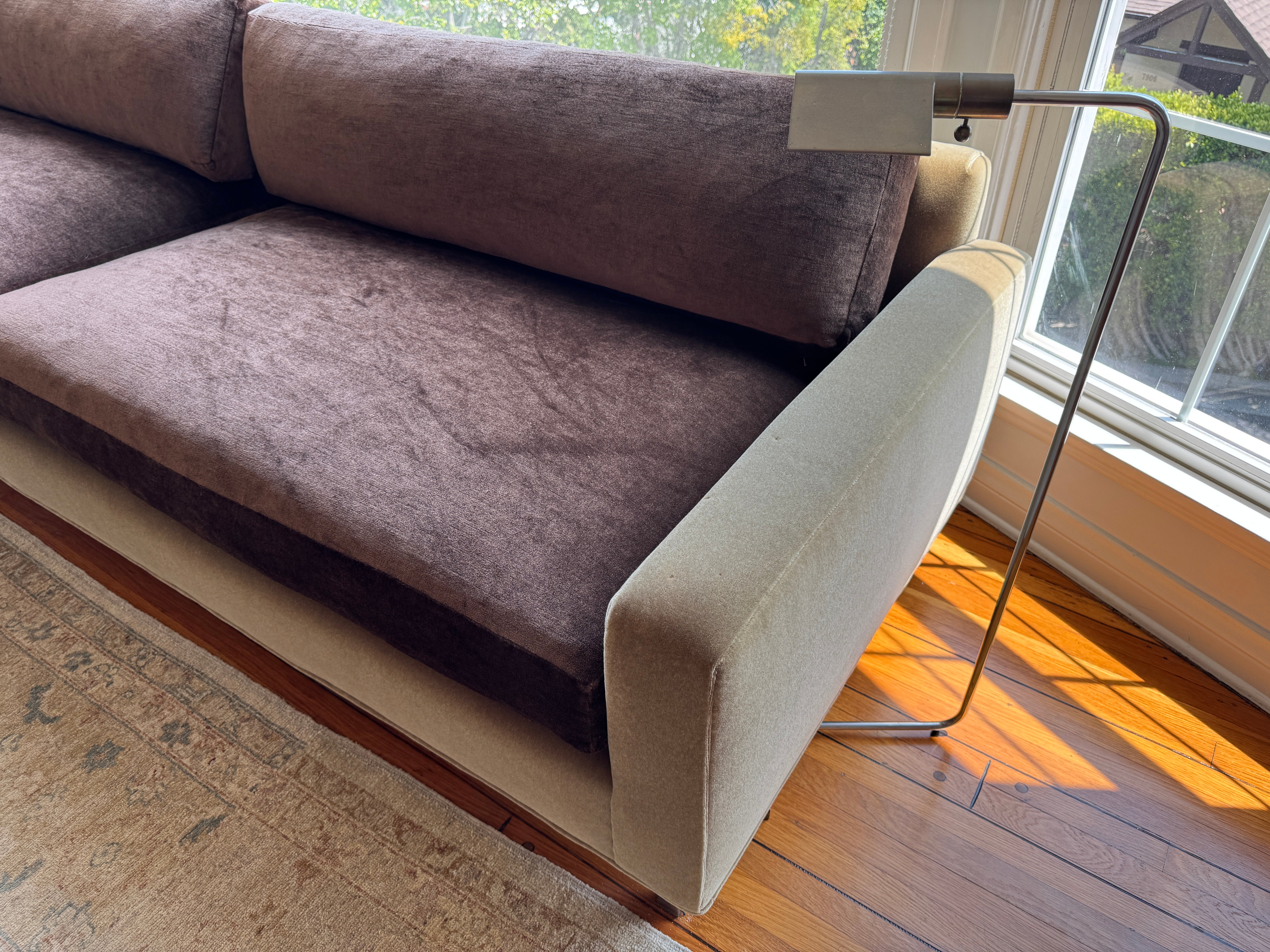 AF2-070: Vintage Mid Century Modern Mohair Streamline Sofa Nine Feet Long