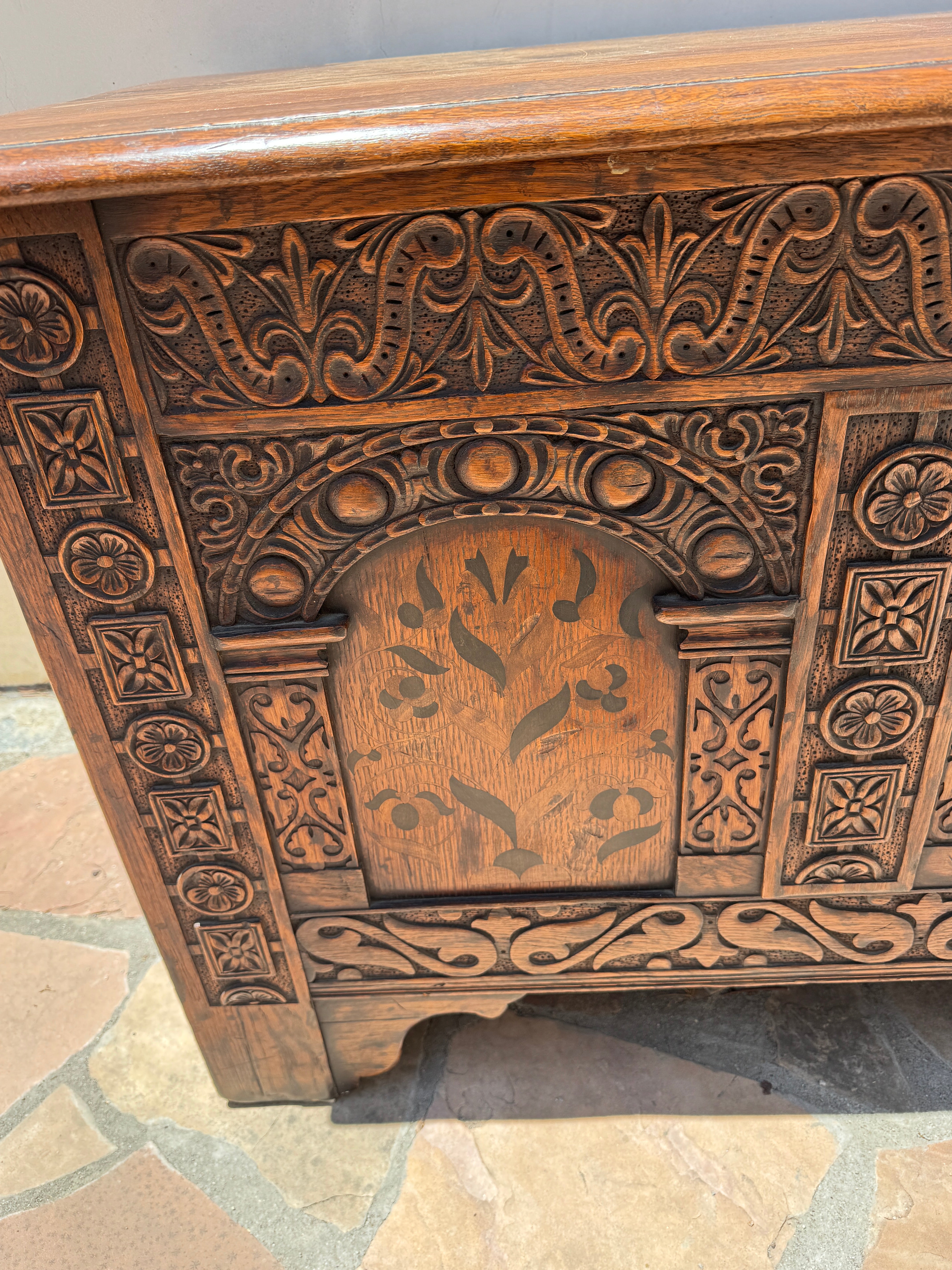 AF4-043: Antique Carved Oak Jacobean Style Blanket Chest With Marquetry Design Late 19th Century