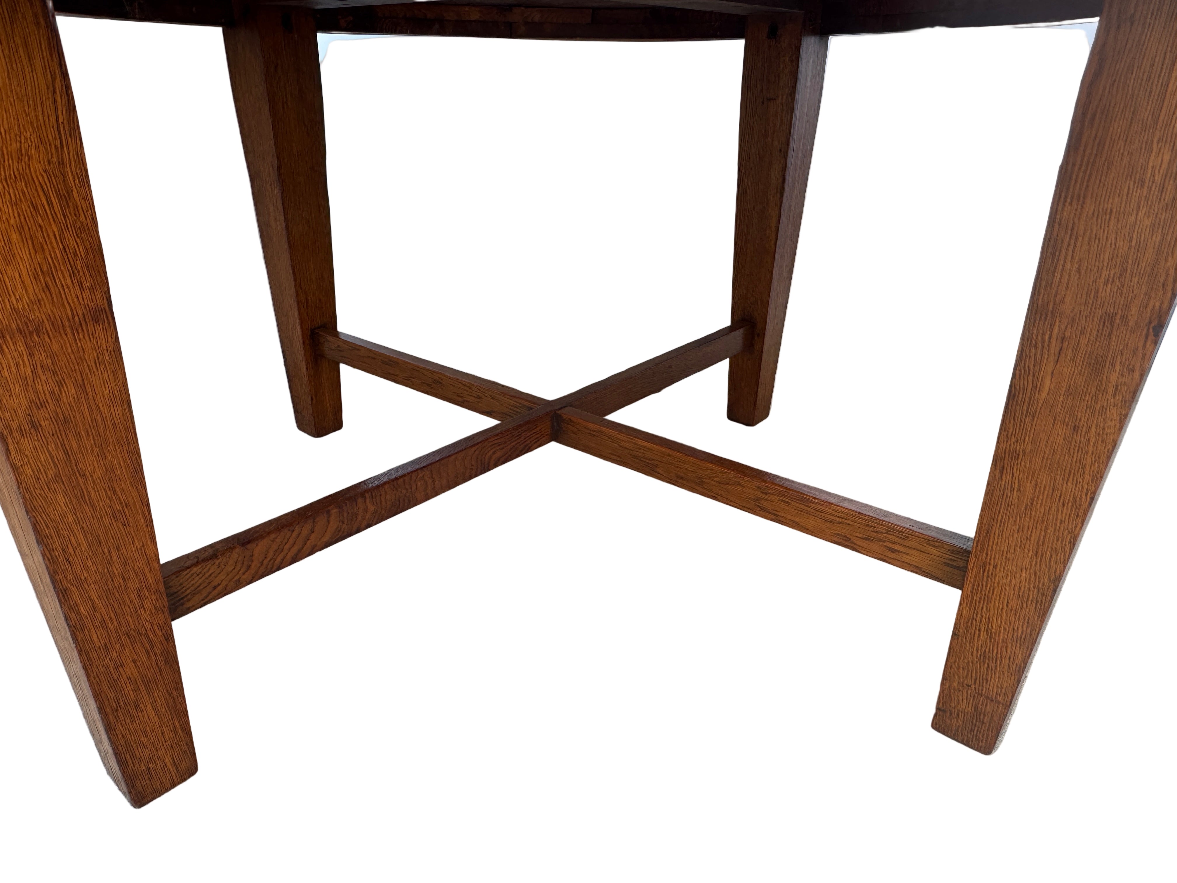 AF1-182: Antique Mission Arts & Crafts Round Quarter Sawn Oak Dining Table Early 20th Century