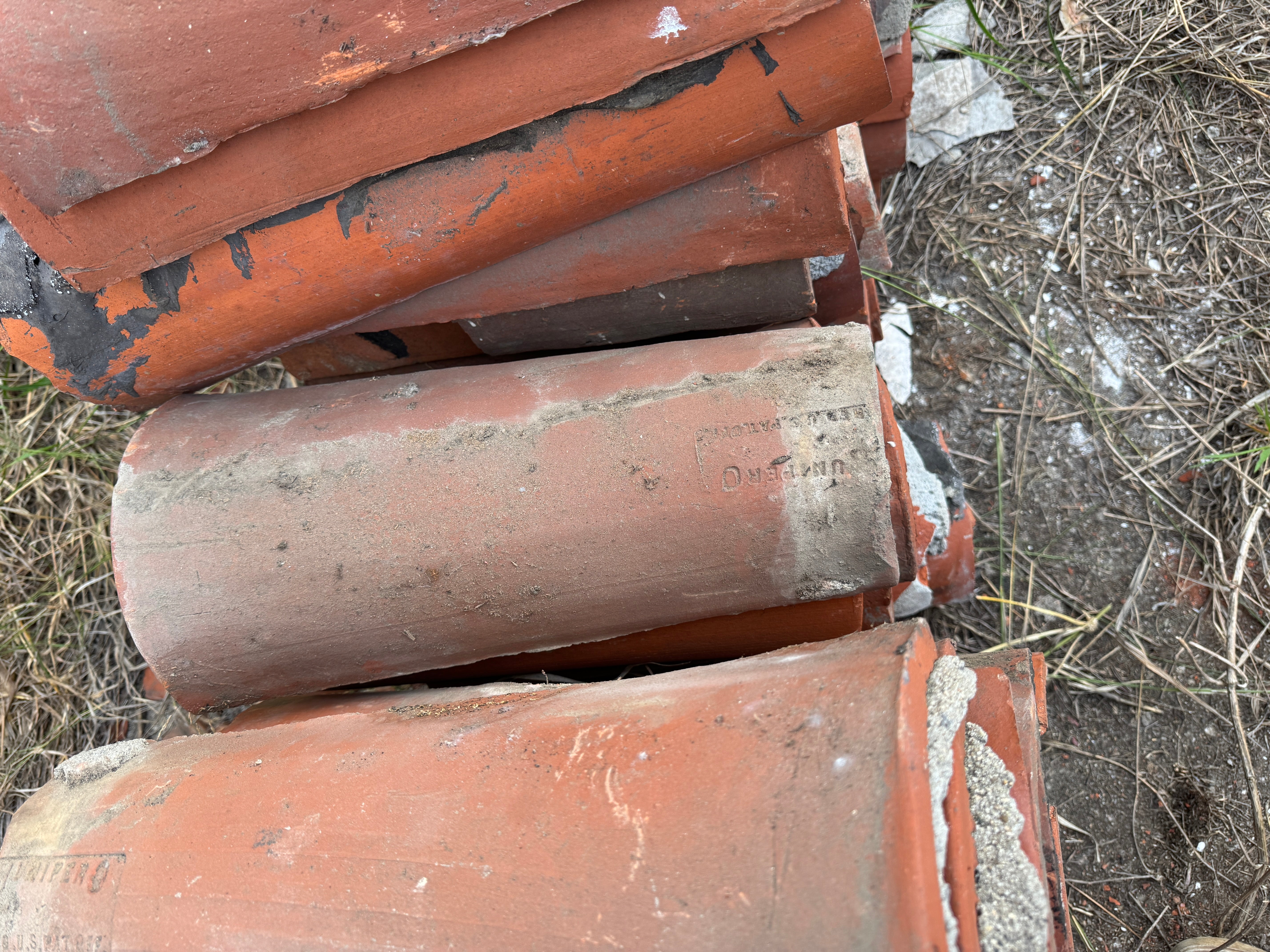 AA9-007: Handmade Spanish Terracotta Roof Tiles From 1920's Spanish House Approx 300 Available
