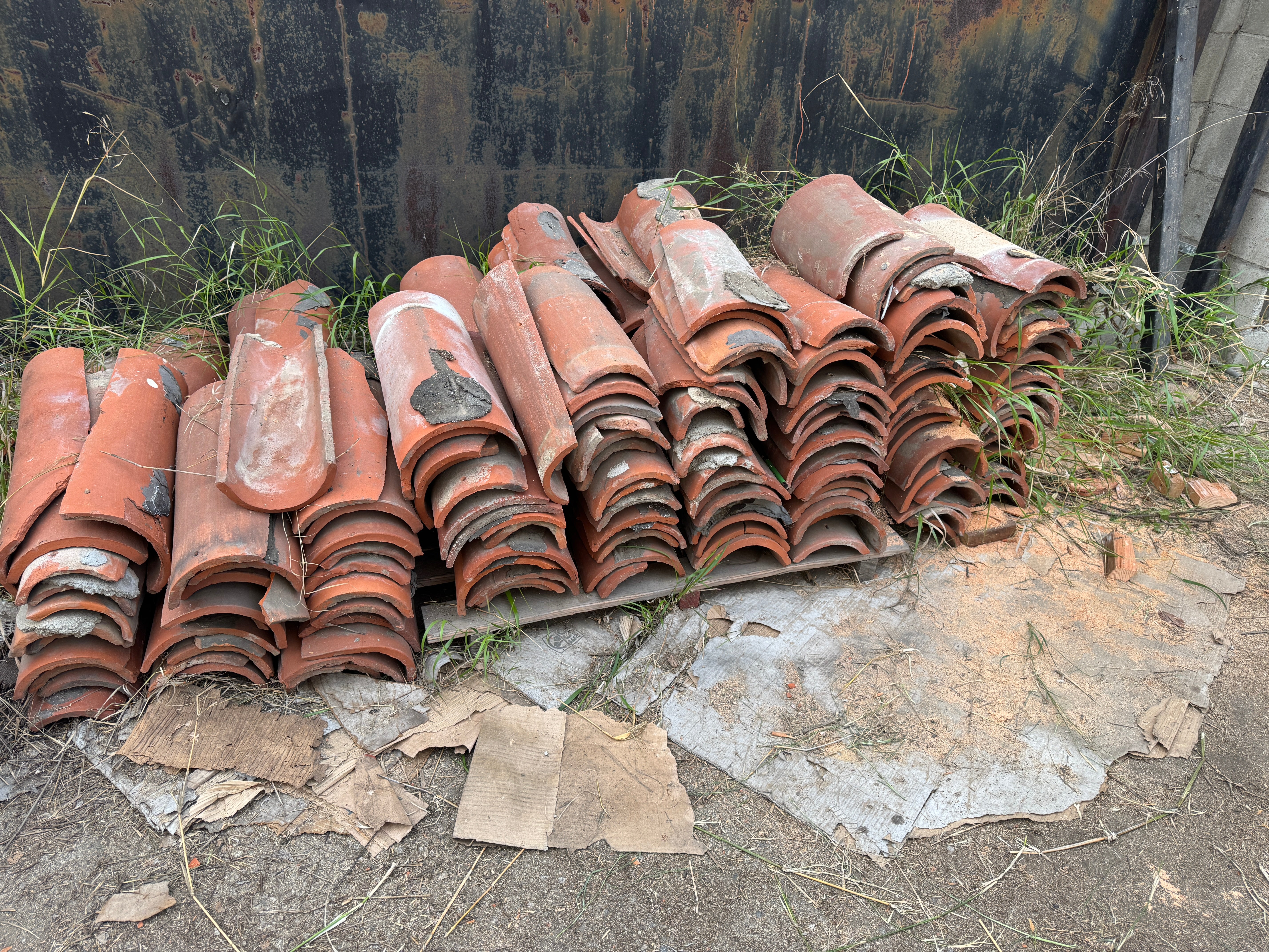 AA9-007: Handmade Spanish Terracotta Roof Tiles From 1920's Spanish House Approx 300 Available
