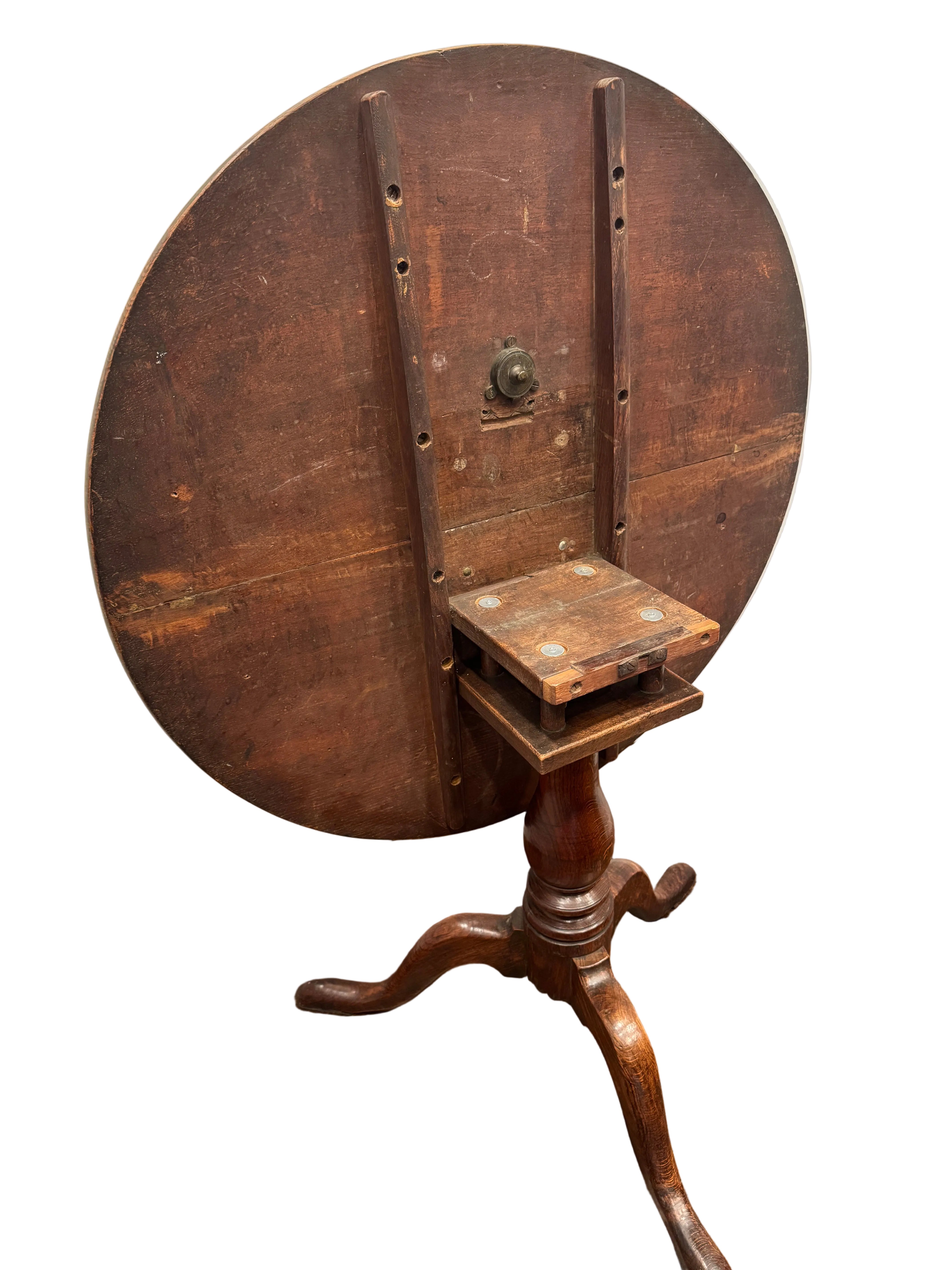 AF1-439: Antique George III Quarter Sawn Oak Tripod Table With Birdcage Late 18th Century