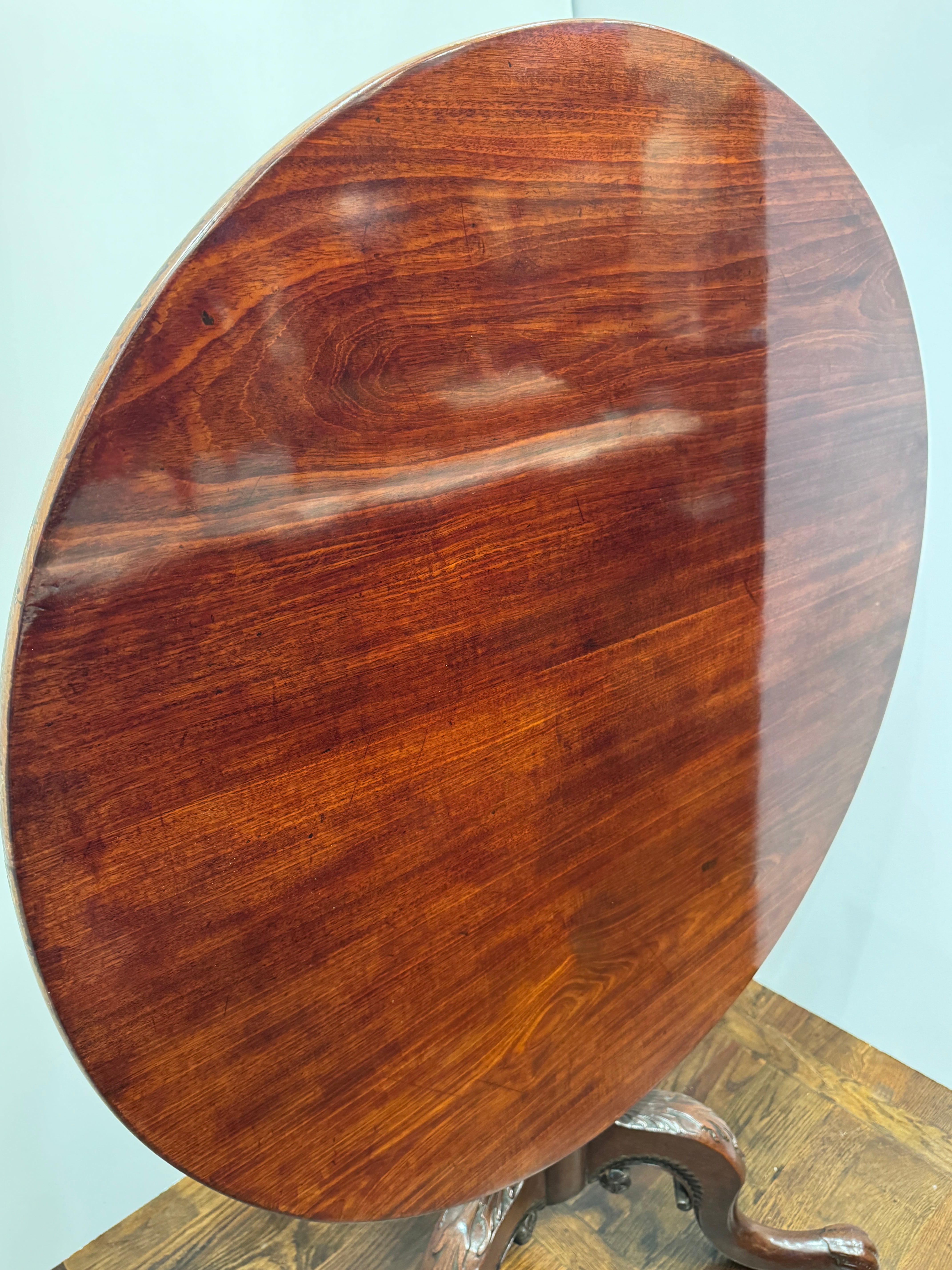 AF1-433: Antique George III Mahogany Tilt Top Tripod Table Early 19th Century