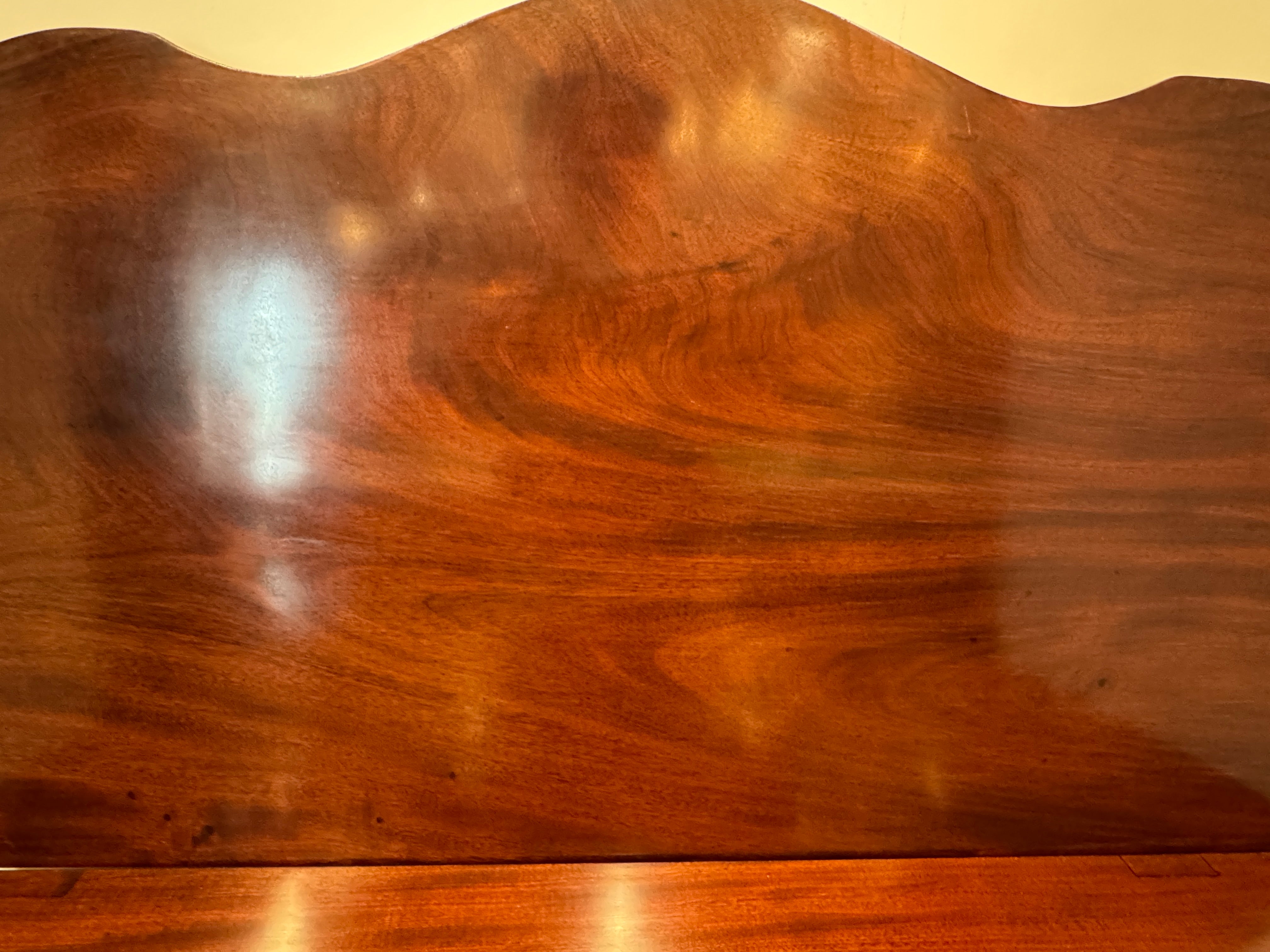 AF1-142: Antique American Sheraton Mahogany Serpentine Flip Top Card Table, Boston Circa 1800
