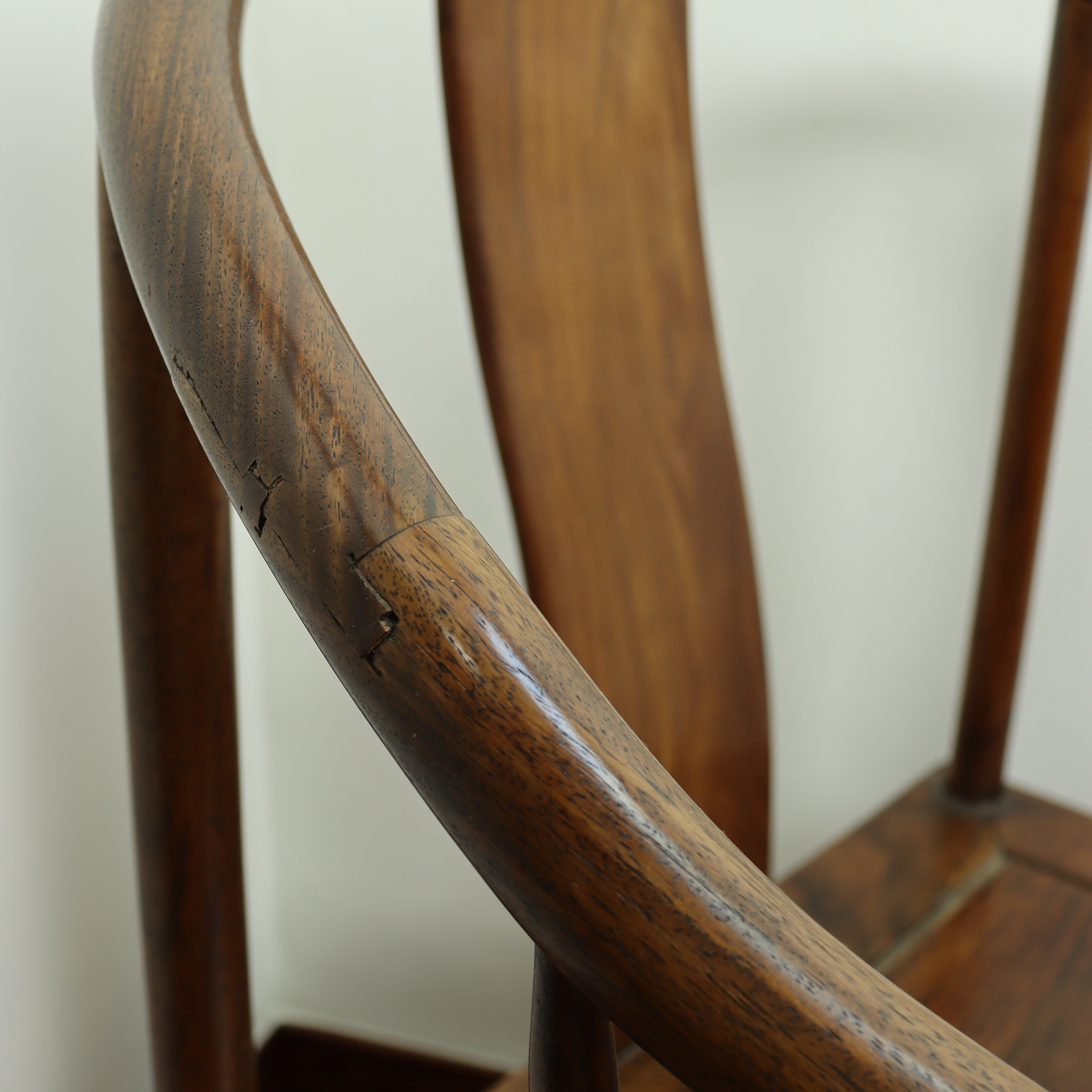 AF2-219: Antique Late 19th Century Chinese Hardwood Horseshoe Chair