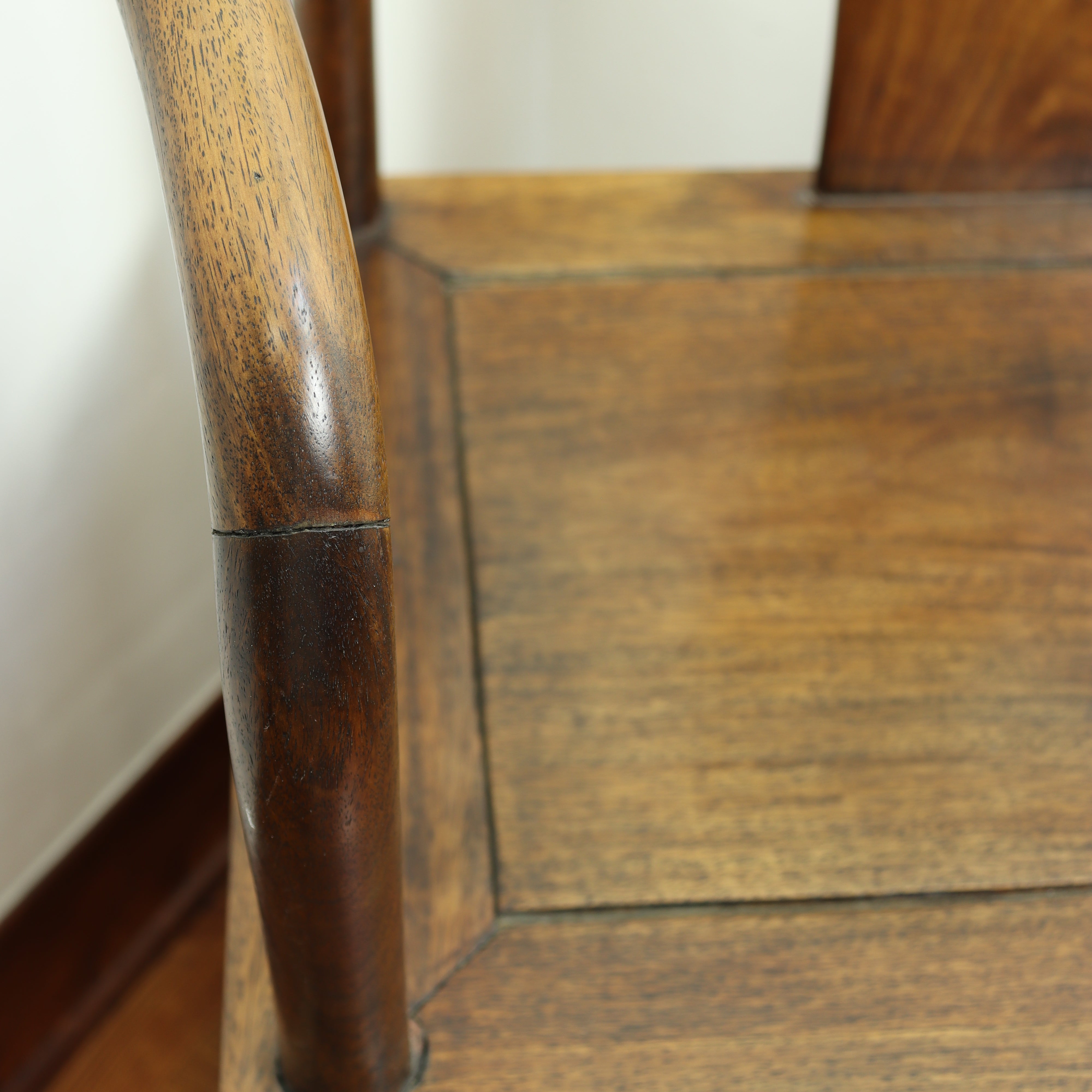 AF2-219: Antique Late 19th Century Chinese Hardwood Horseshoe Chair