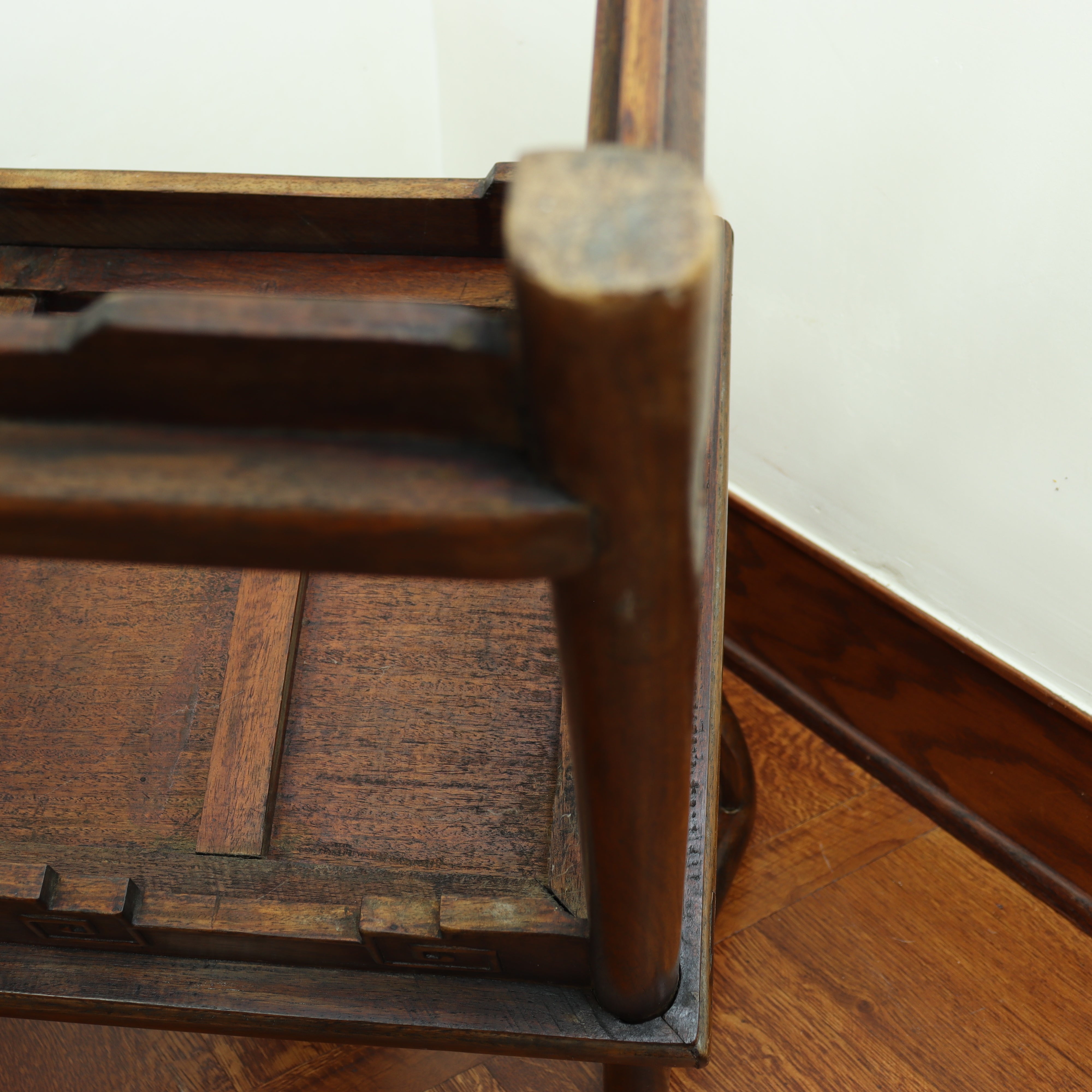 AF2-219: Antique Late 19th Century Chinese Hardwood Horseshoe Chair