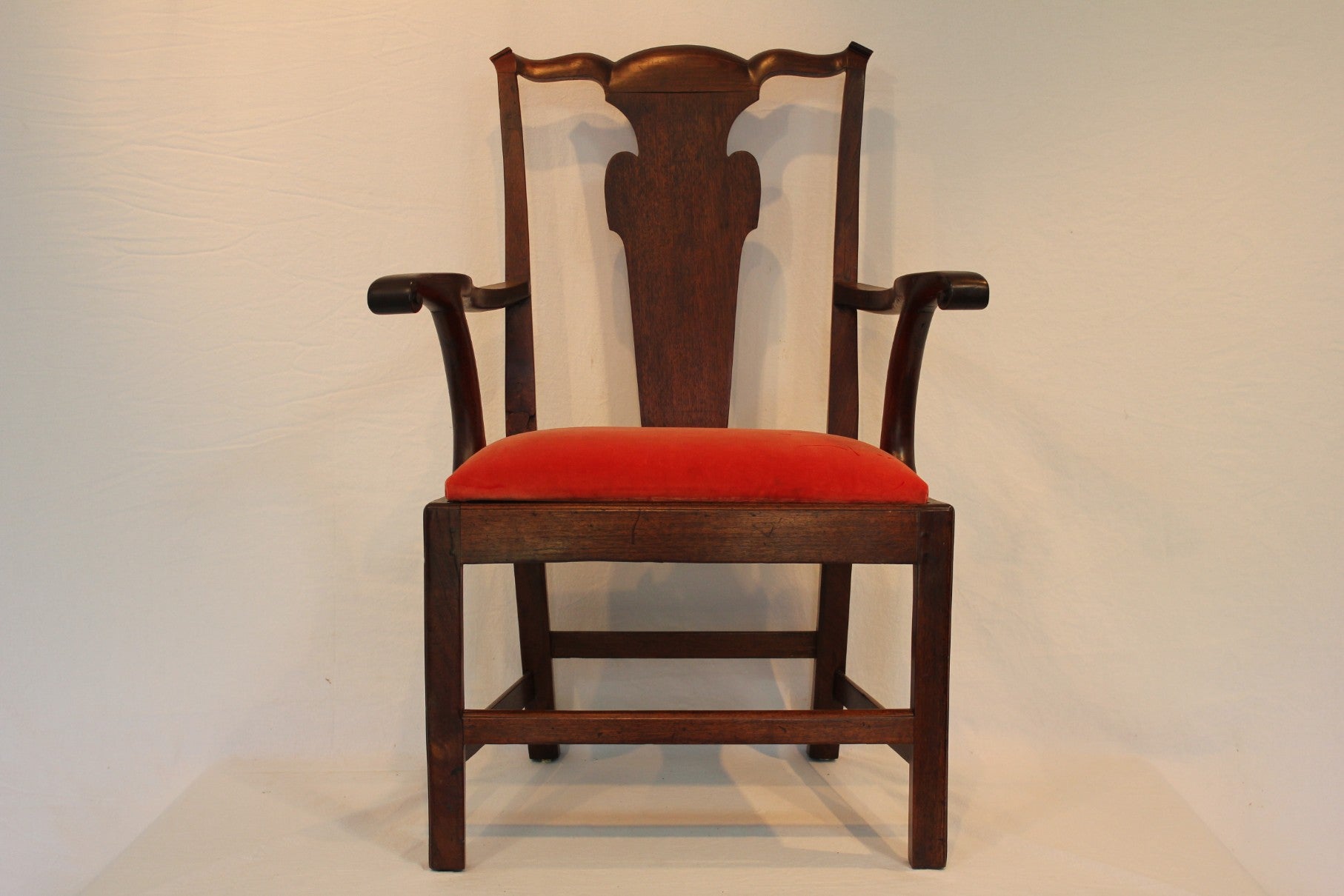 AF2-232: Antique Early 19th Century American Federal Walnut Chippendale Arm Chair