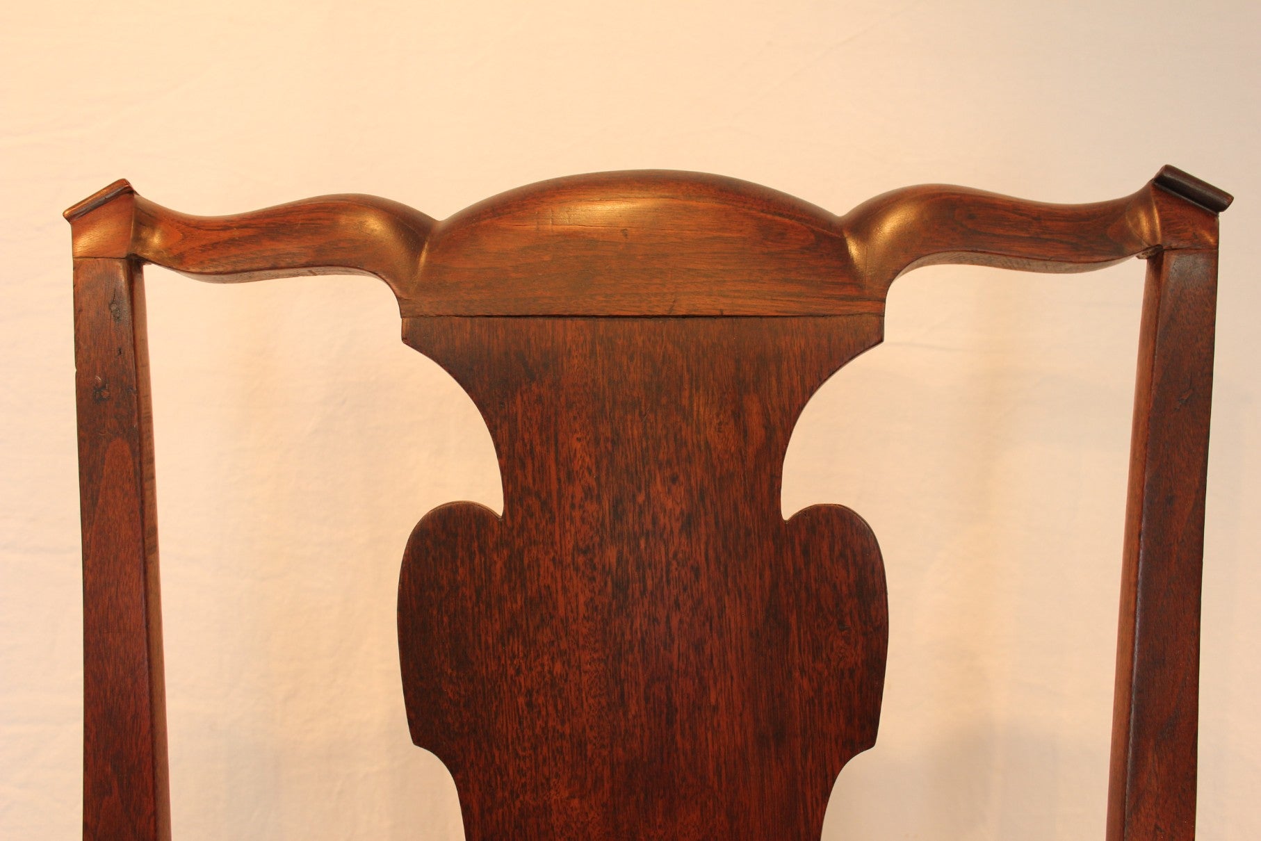 AF2-232: Antique Early 19th Century American Federal Walnut Chippendale Arm Chair