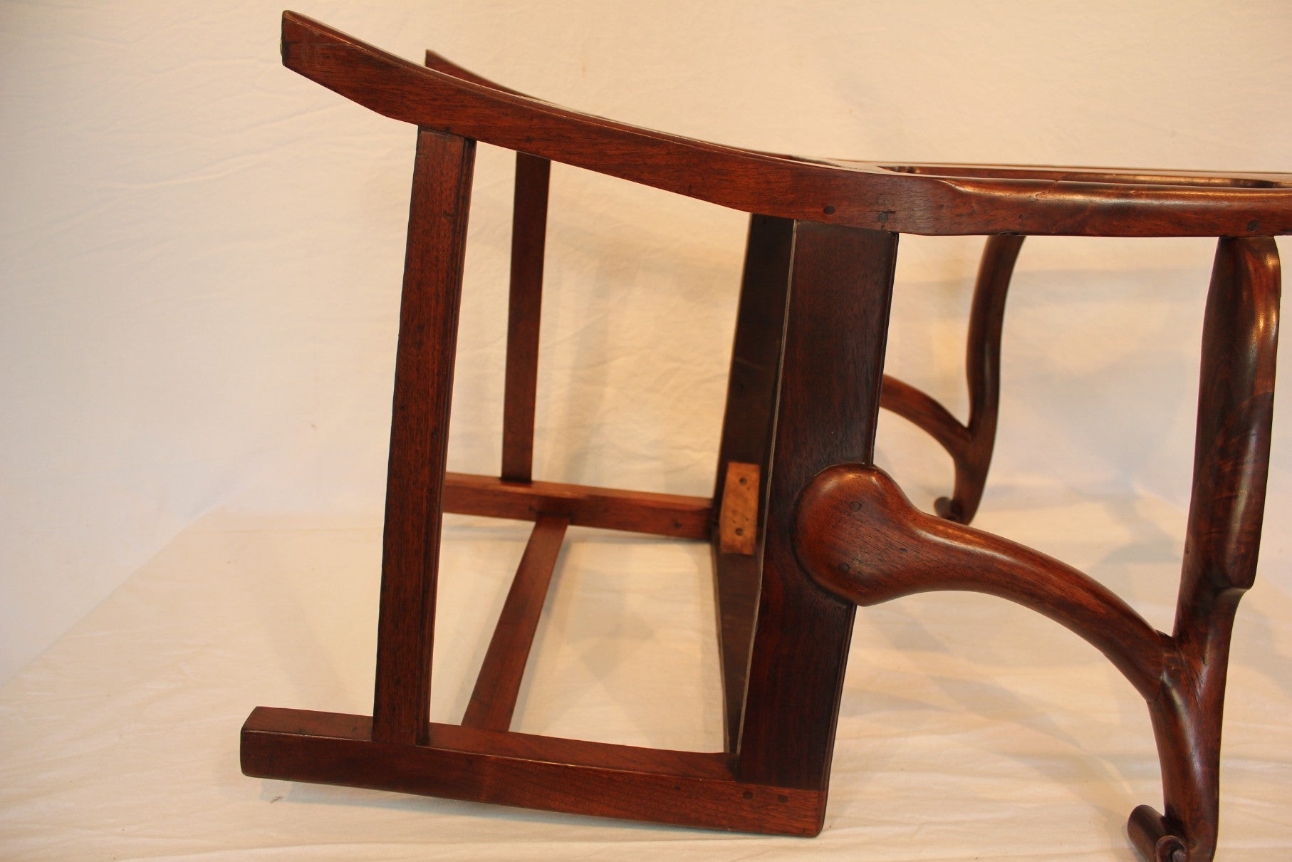 AF2-232: Antique Early 19th Century American Federal Walnut Chippendale Arm Chair