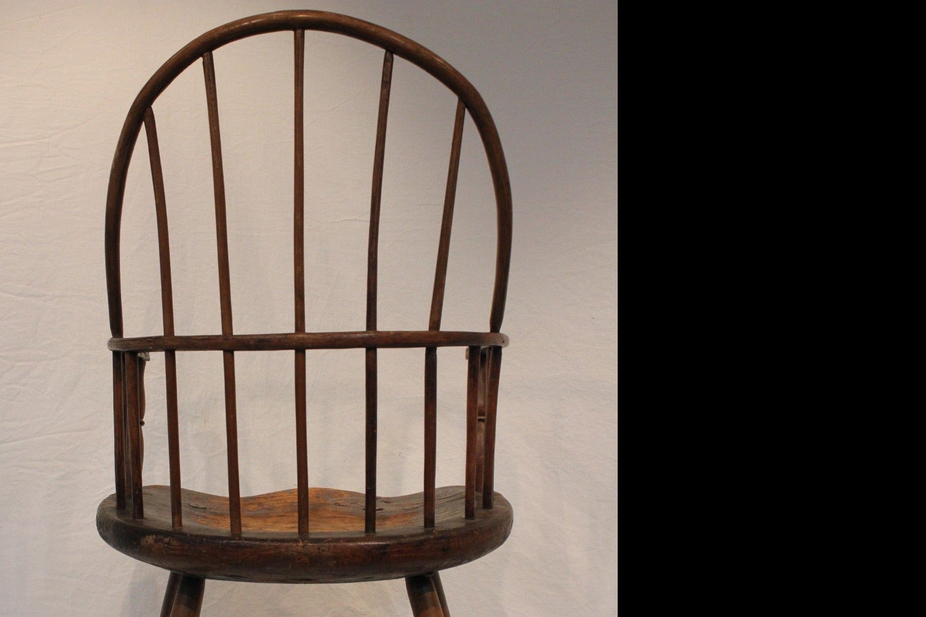 AF2-261: Antique Late 18th Century American Sack Back Windsor Arm Chair