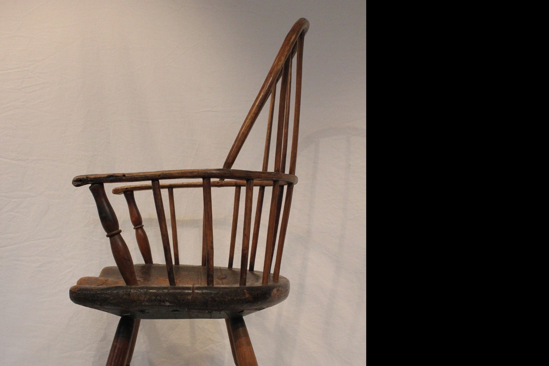 AF2-261: Antique Late 18th Century American Sack Back Windsor Arm Chair