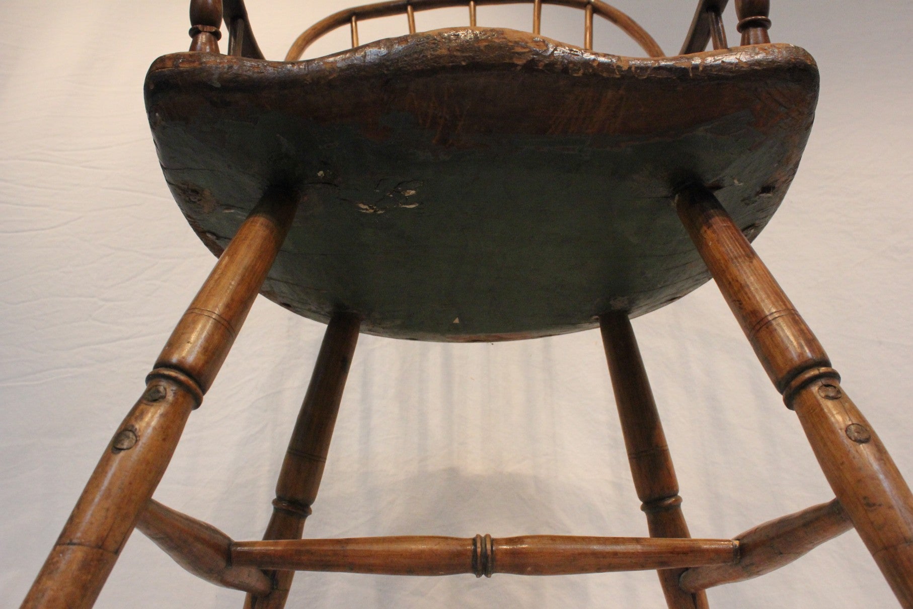 AF2-261: Antique Late 18th Century American Sack Back Windsor Arm Chair