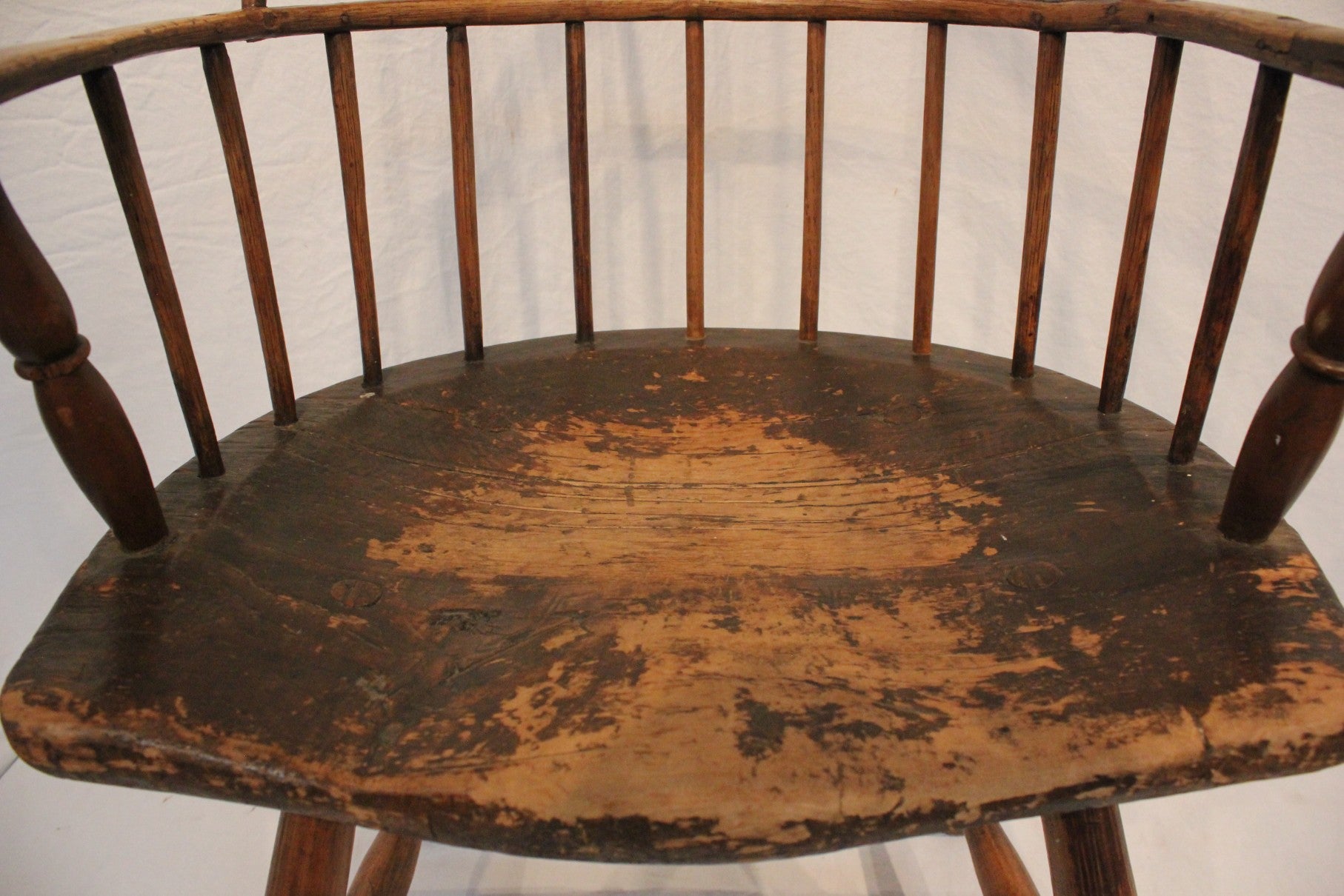 AF2-261: Antique Late 18th Century American Sack Back Windsor Arm Chair