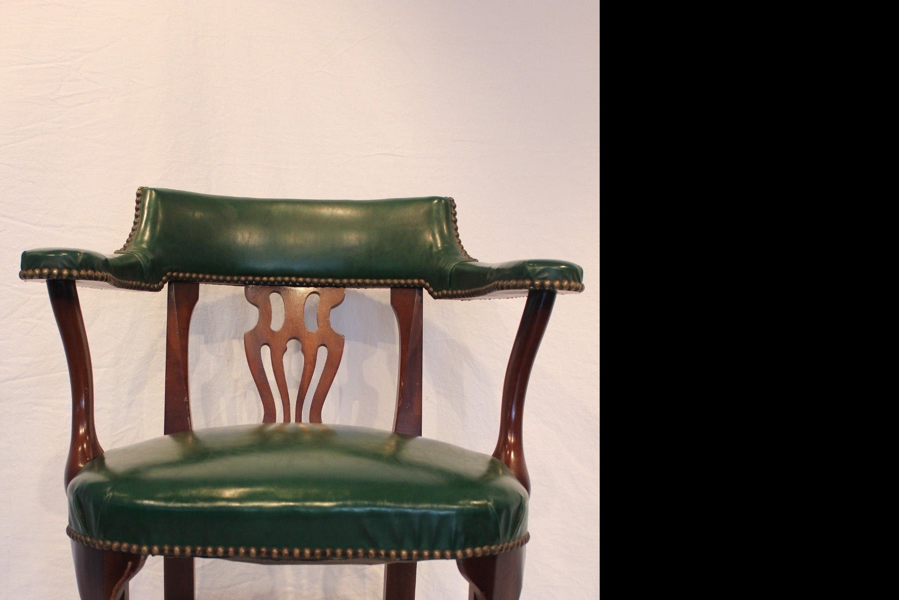AF2-604: Antique Early 20th Century English Georgian Arm Chair