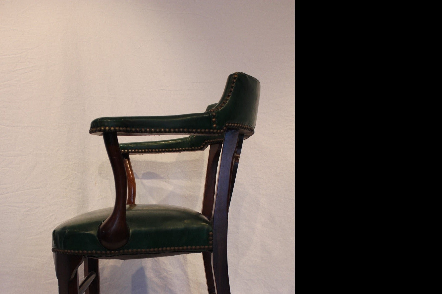 AF2-604: Antique Early 20th Century English Georgian Arm Chair