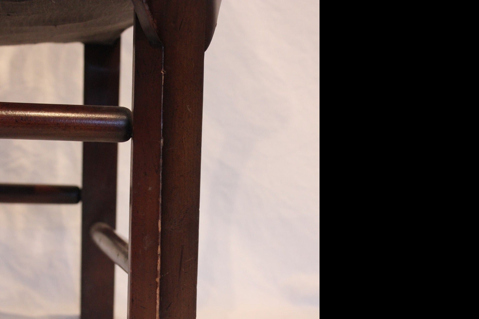 AF2-604: Antique Early 20th Century English Georgian Arm Chair