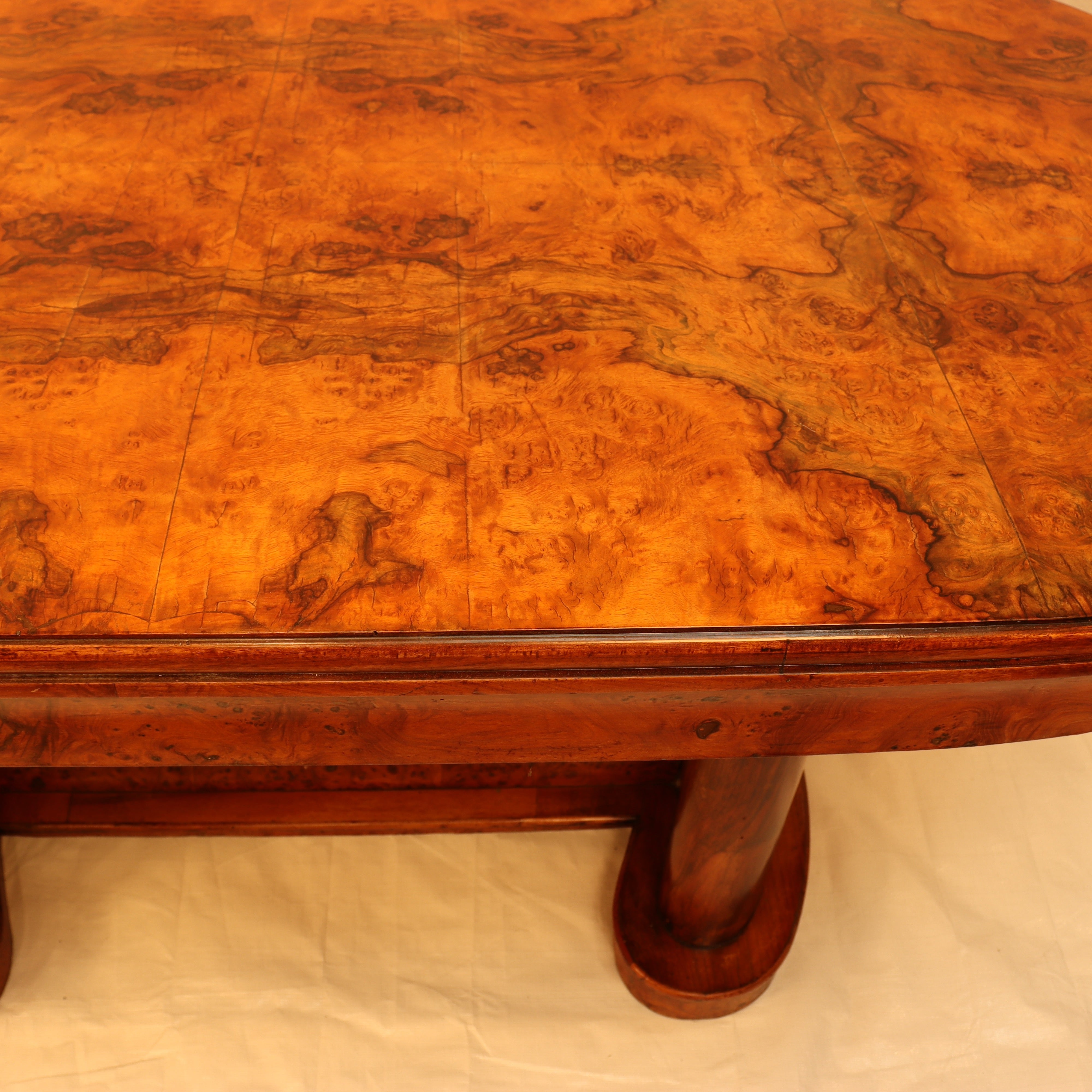 AF1-393: Antique Early 19th Century Austrian Biedermeier Burled Walnut Library Table