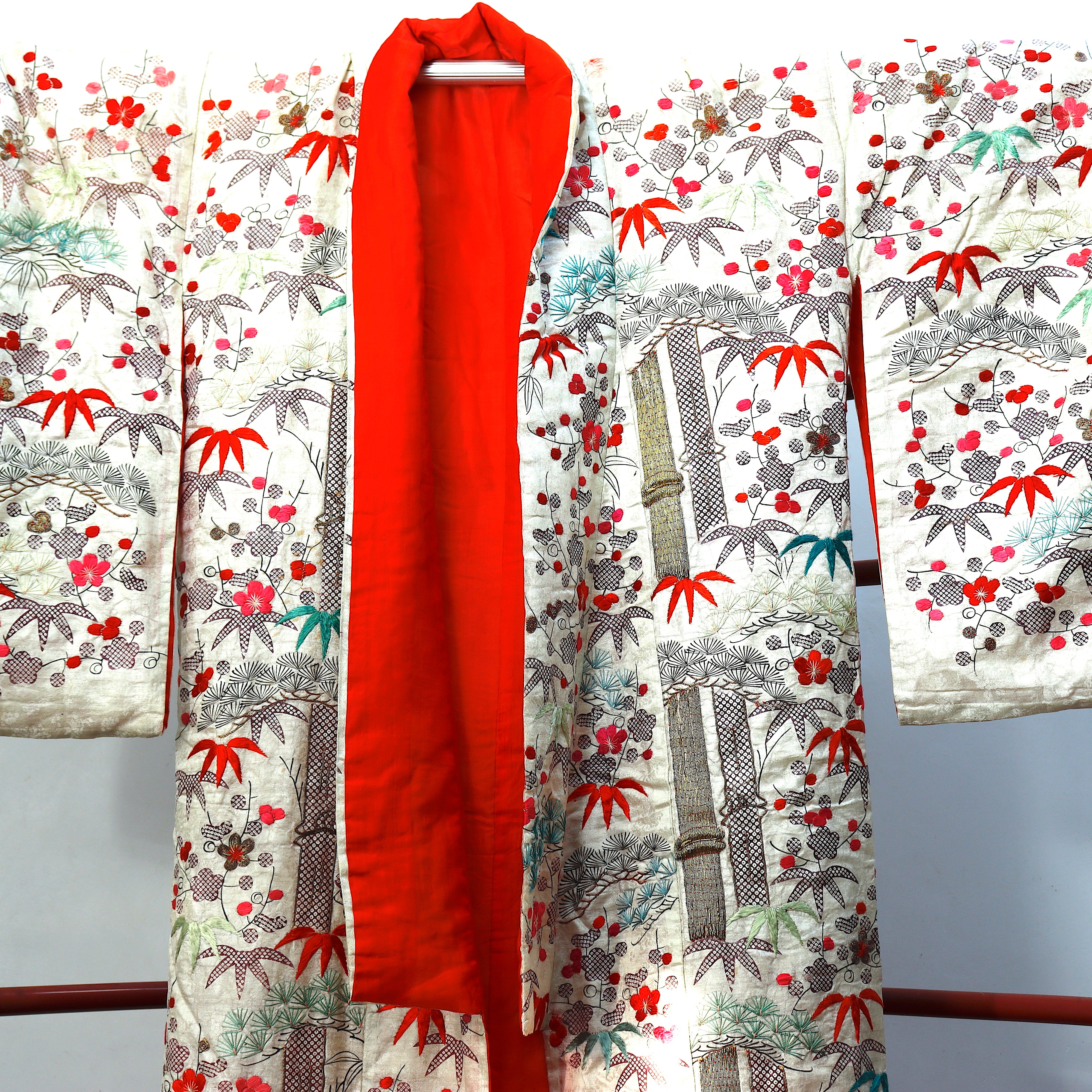 TX4-001: Antique Japanese Uchikake Outer Wedding Robe Early 19th Century