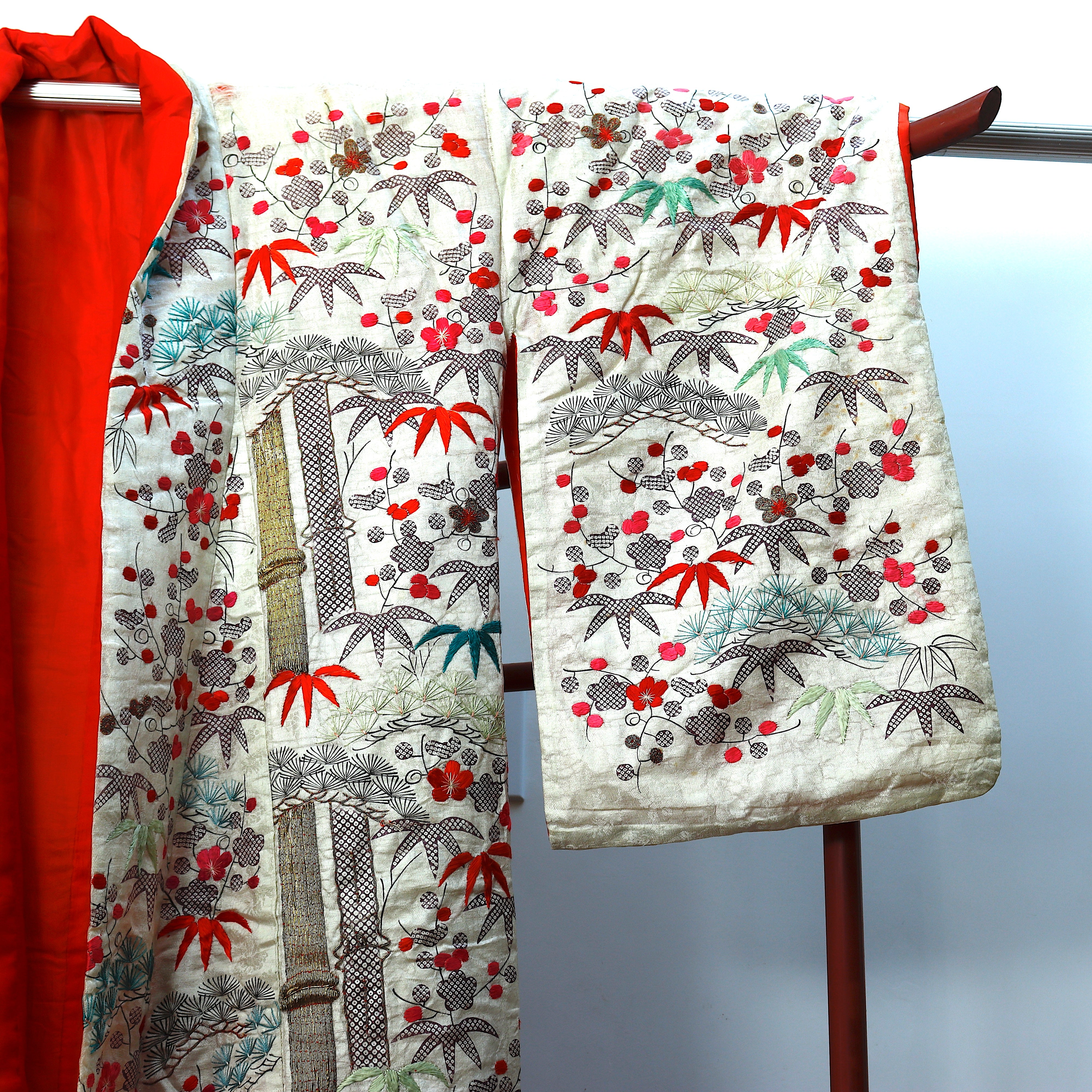 TX4-001: Antique Japanese Uchikake Outer Wedding Robe Early 19th Century