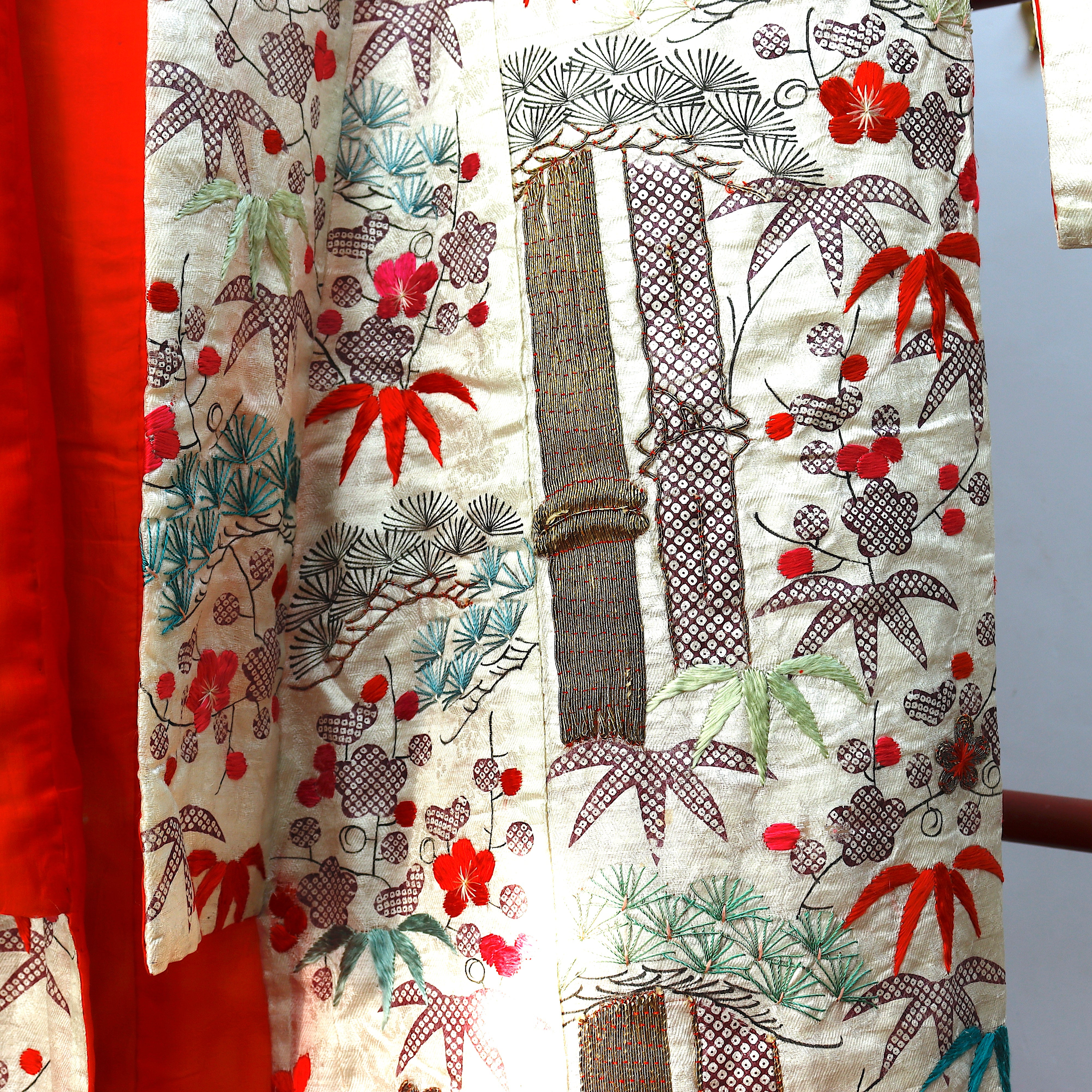 TX4-001: Antique Japanese Uchikake Outer Wedding Robe Early 19th Century