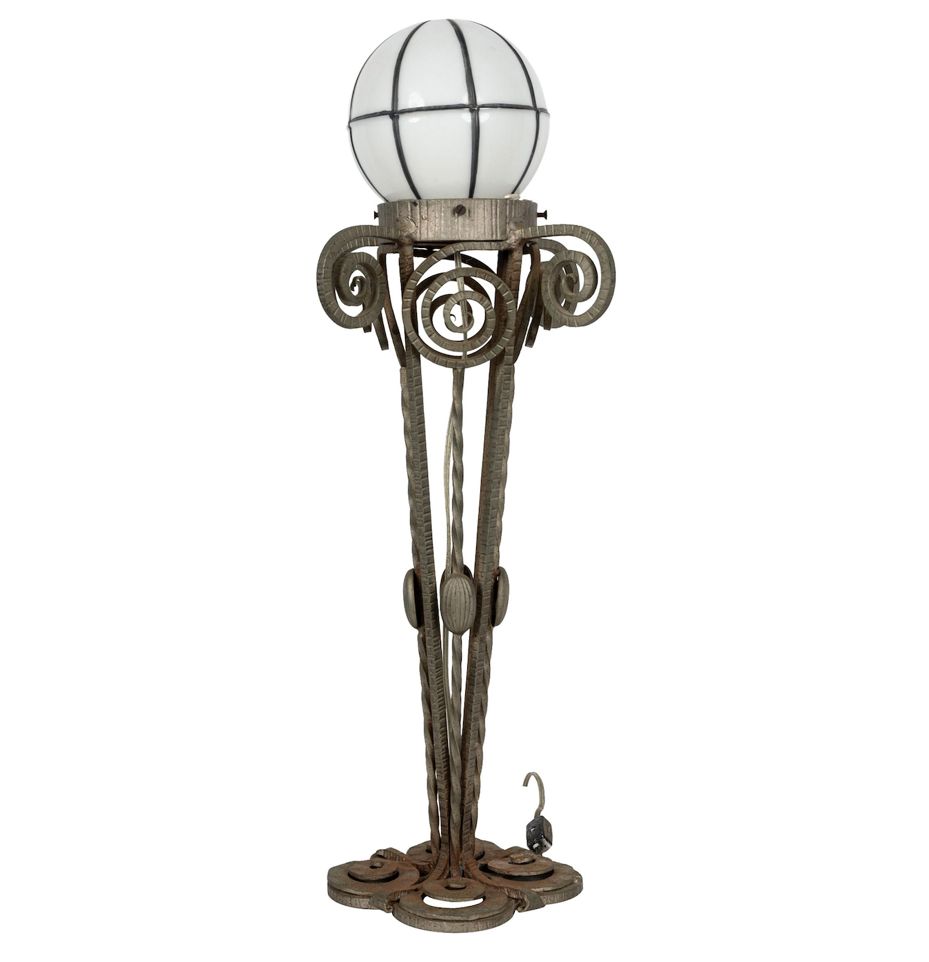 AL2-012: EARLY 20TH CENTURY FRENCH ART DECO HAND FORGED WROUGHT IRON LAMP