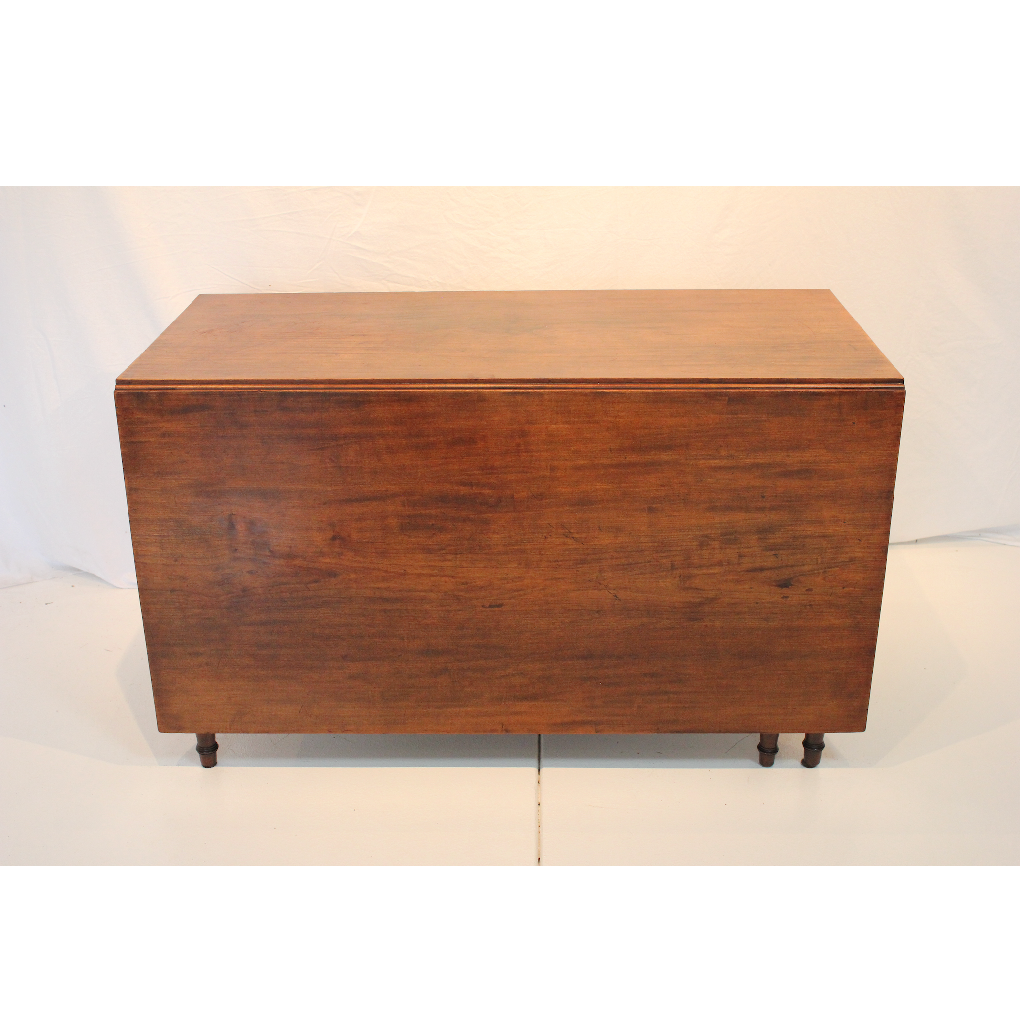 AF1-333: Antique Early 19th Century American Federal Fruitwood Drop Leaf Table