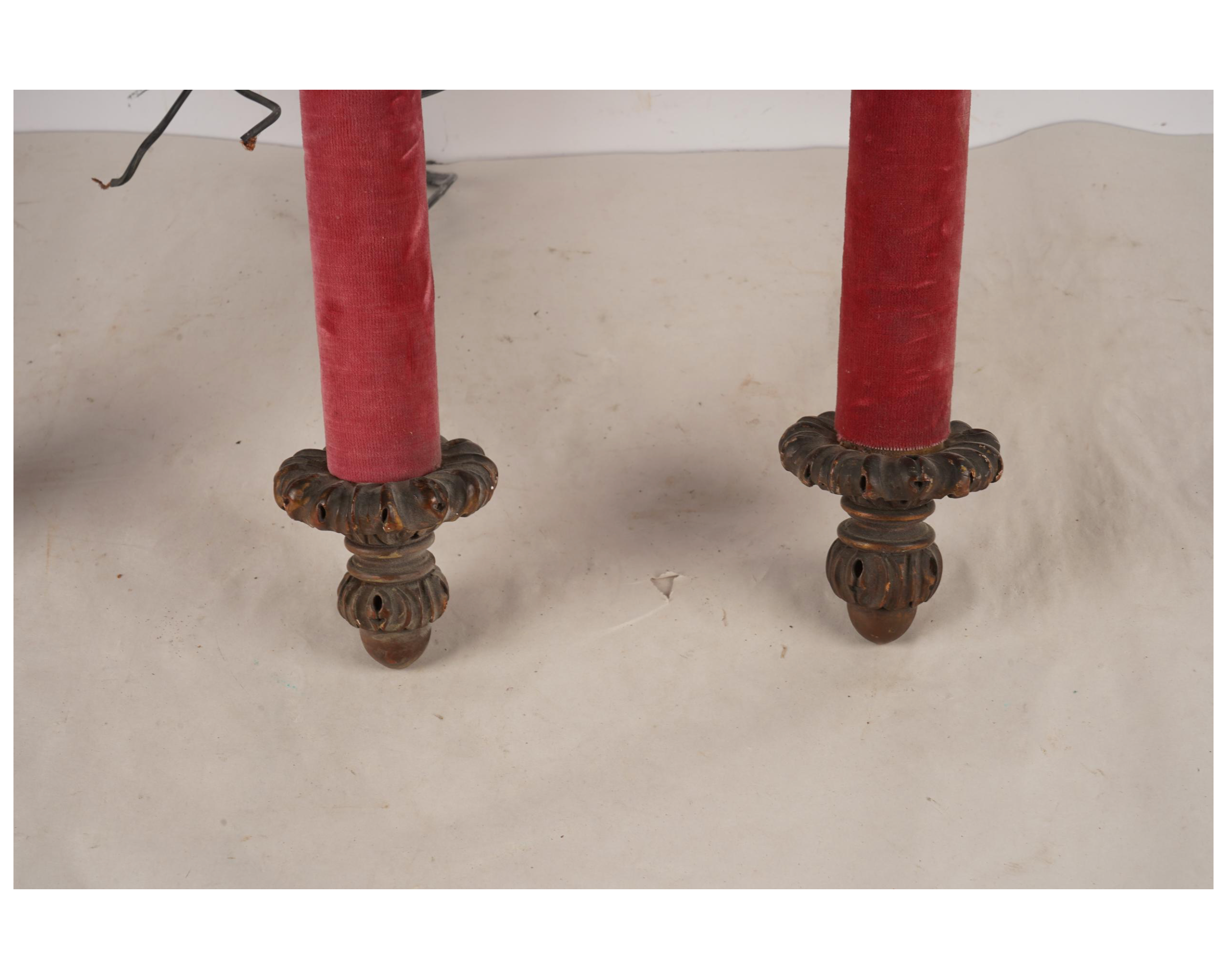 AL3-004: ANTIQUE SET OF FOUR EARLY 20TH CENTURY CARVED & GILT WOOD TORCHIERE SCONCES