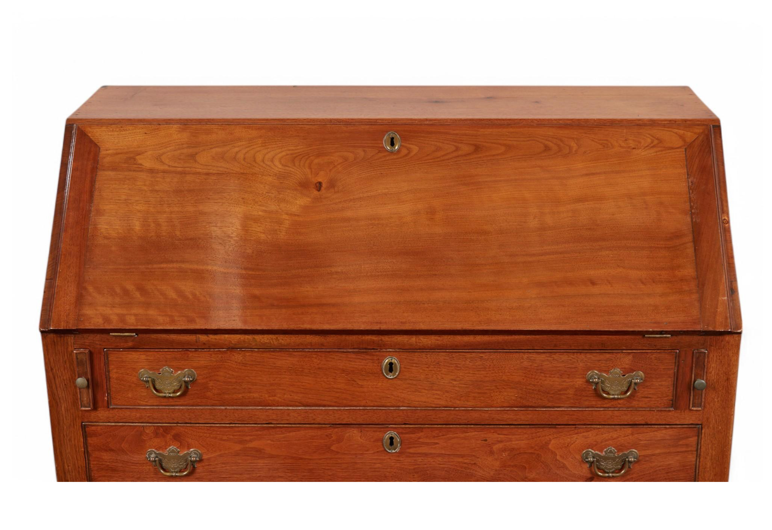 AF5-186: Antique American Federal Walnut Slant Front Desk Late 18th Century