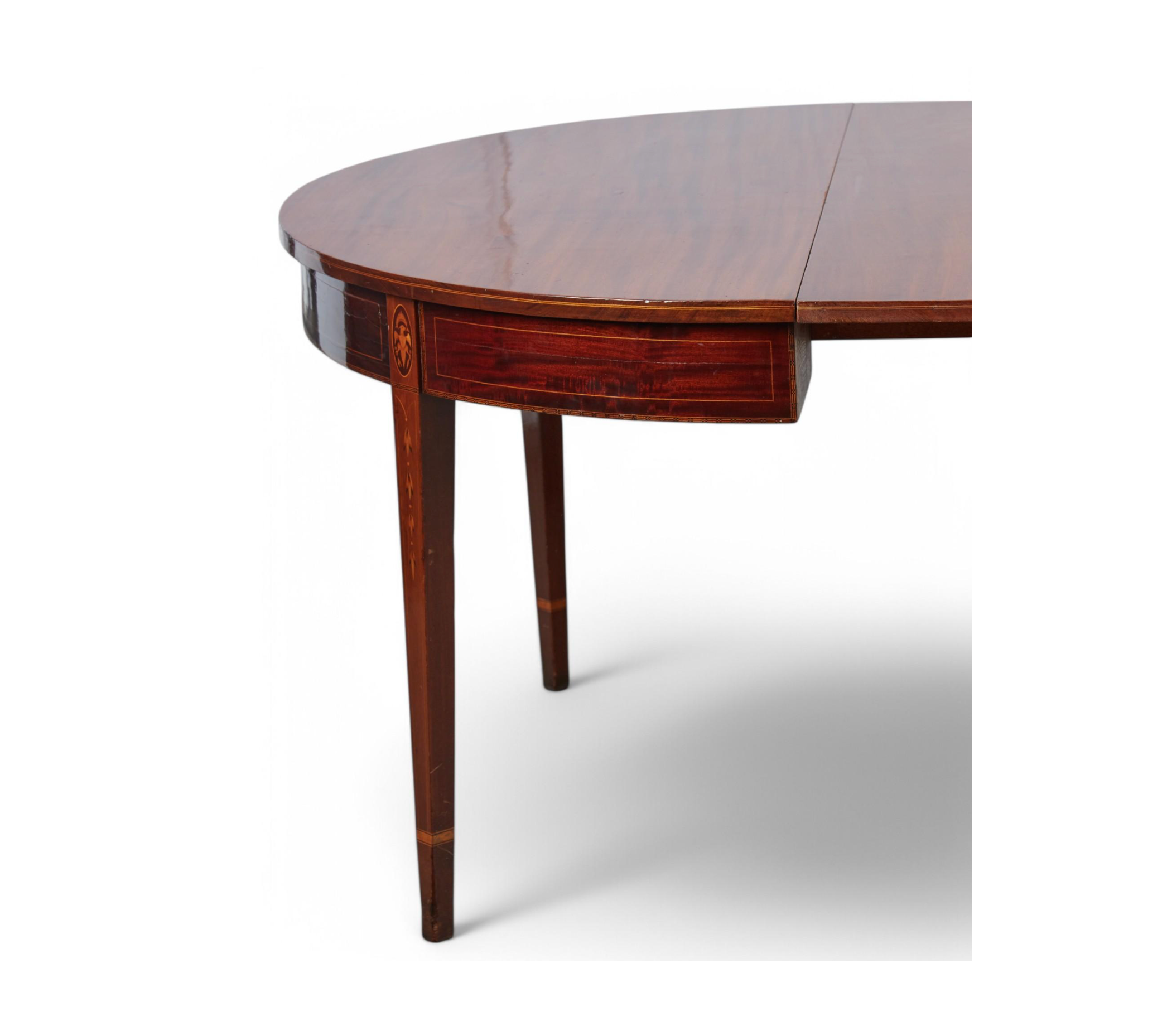 AF1-420: Antique American Federal Inlaid Mahogany Round Extension Dining Table Early 19th Century