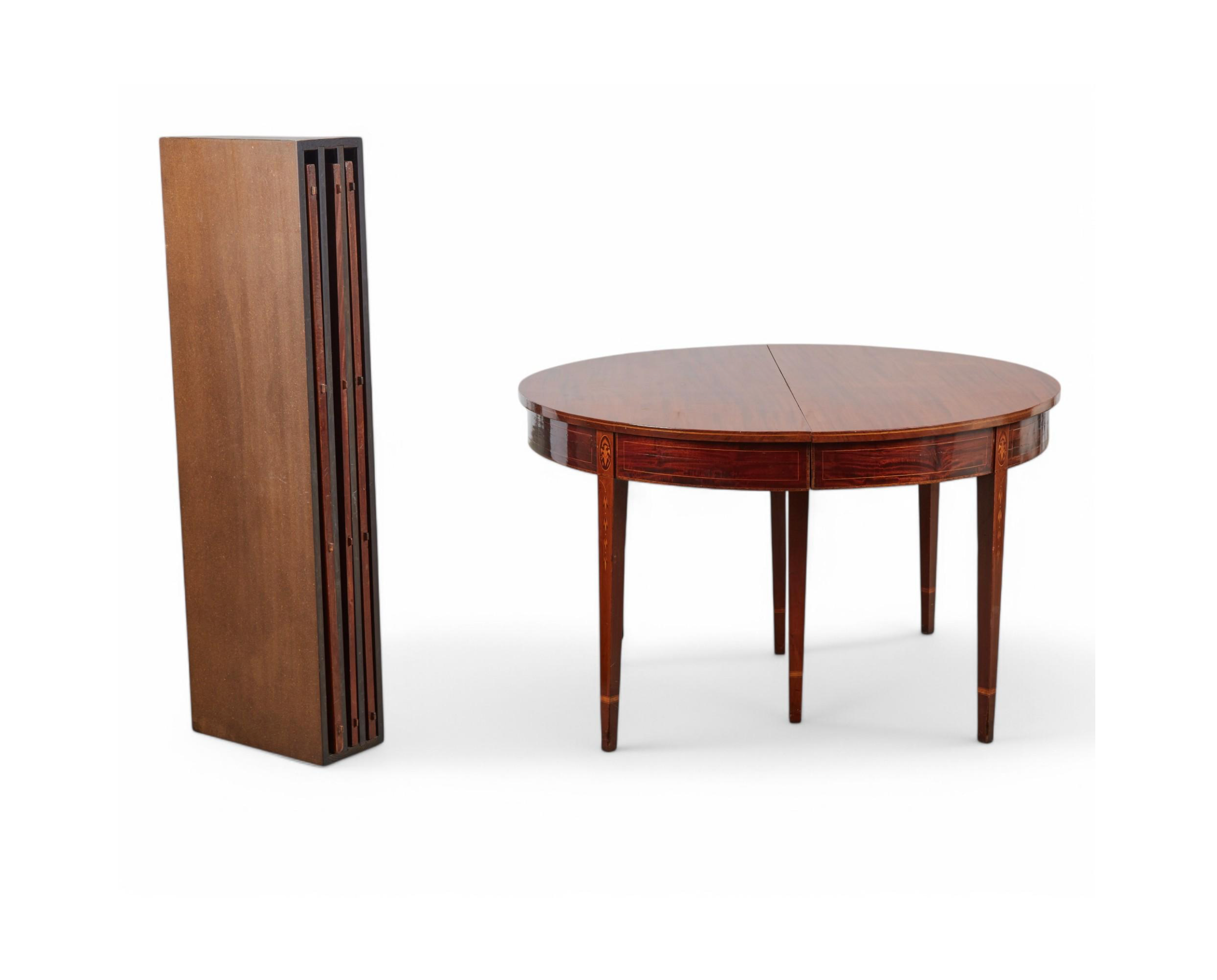 AF1-420: Antique American Federal Inlaid Mahogany Round Extension Dining Table Early 19th Century