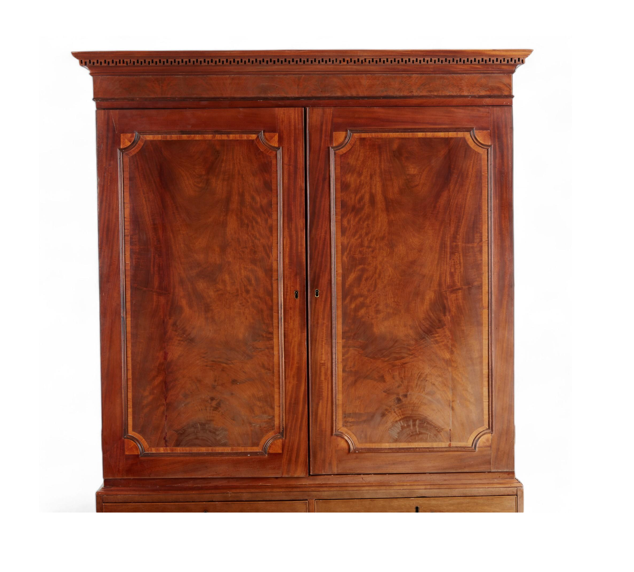 AF4-375: Antique George III Mahogany Linen Press Late 18th Century