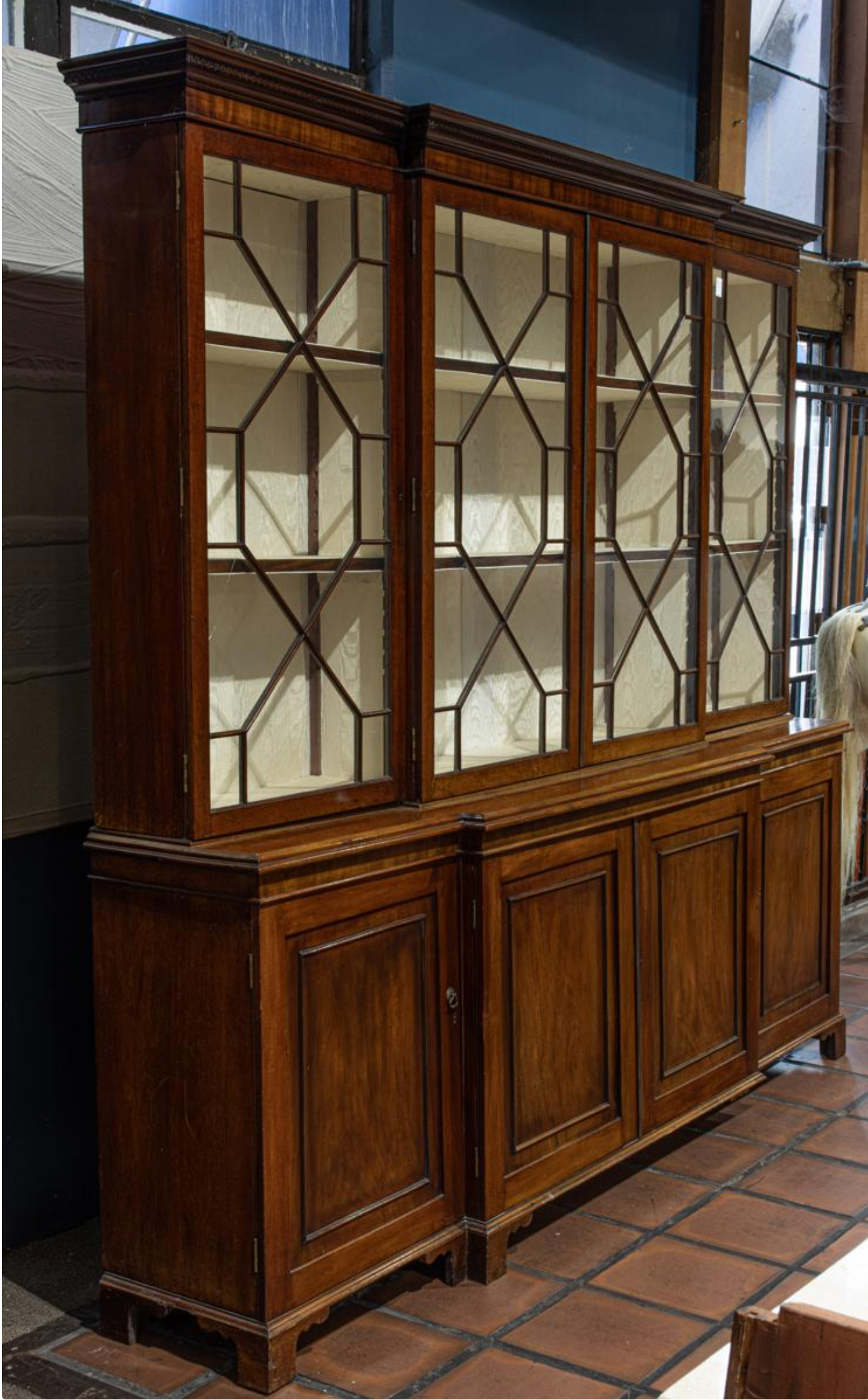 AF3-032: Antique English Regency Mahogany Breakfront Cabinet Early 19th Century