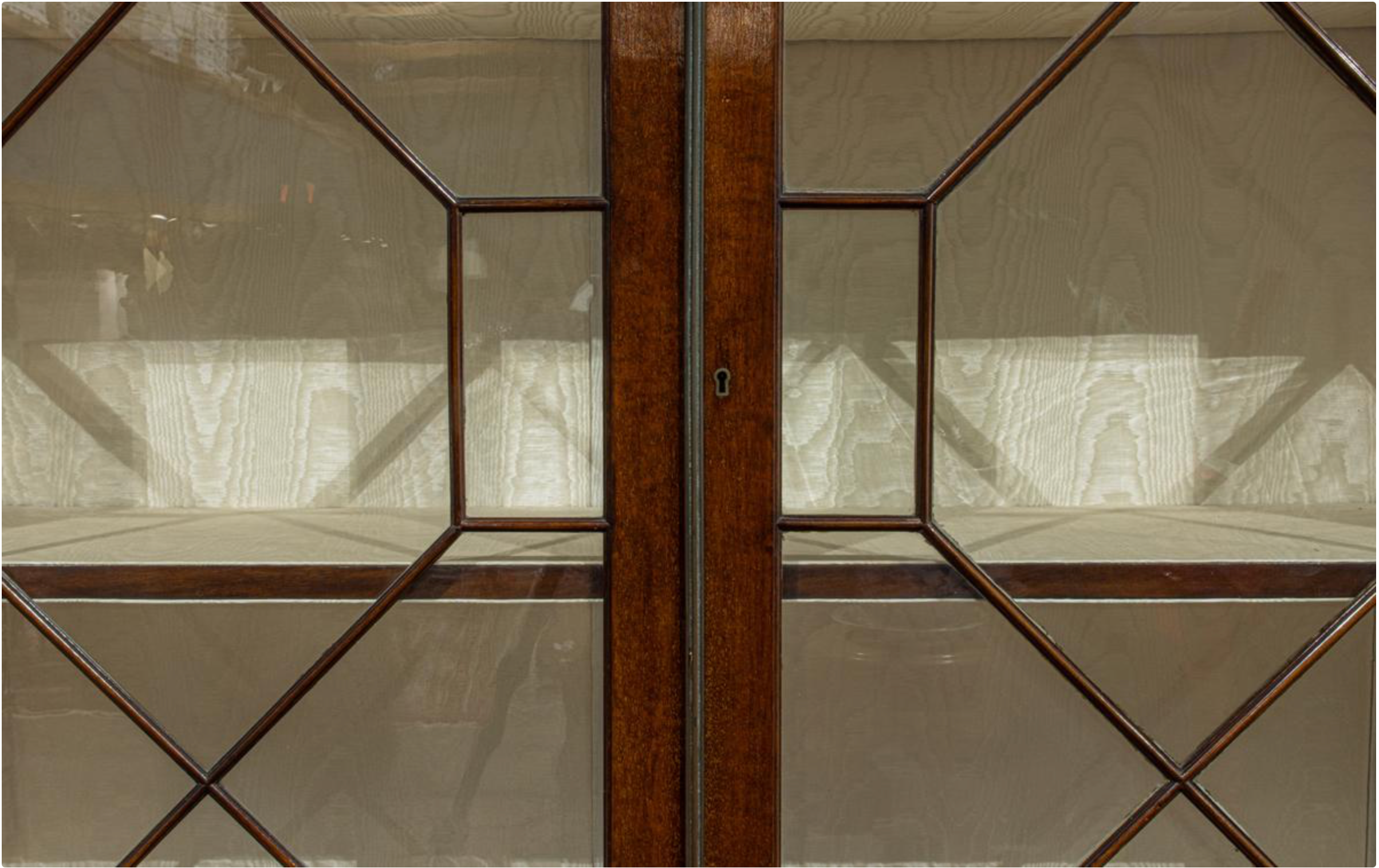 AF3-032: Antique English Regency Mahogany Breakfront Cabinet Early 19th Century