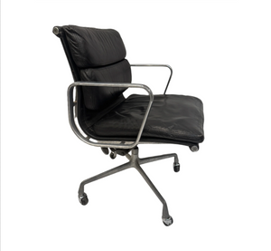 AF2-615: Original Herman Miller Aluminum Eames Soft Pad Group Management Executive Desk Chair Circa 1983