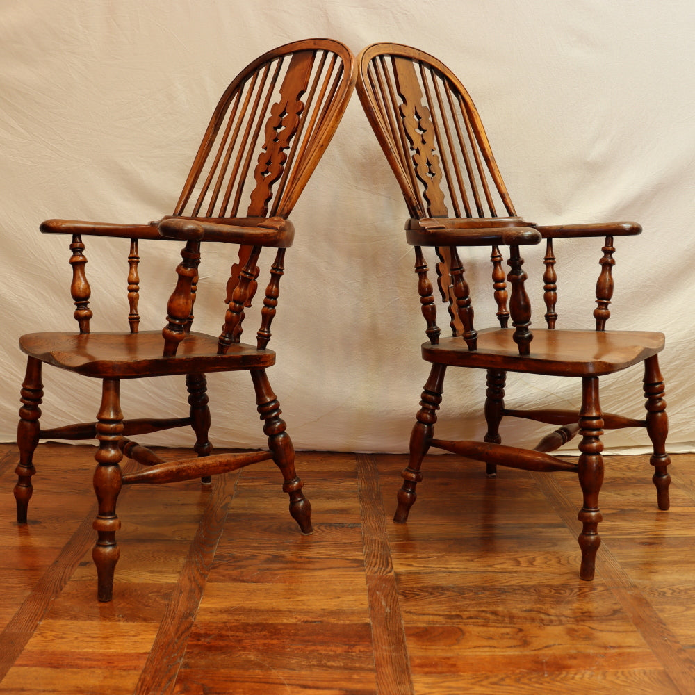 AF2-333: Antique Pair of Early - Mid 19th Century Yew Wood & Elm American Sack Back Windsor Armchairs