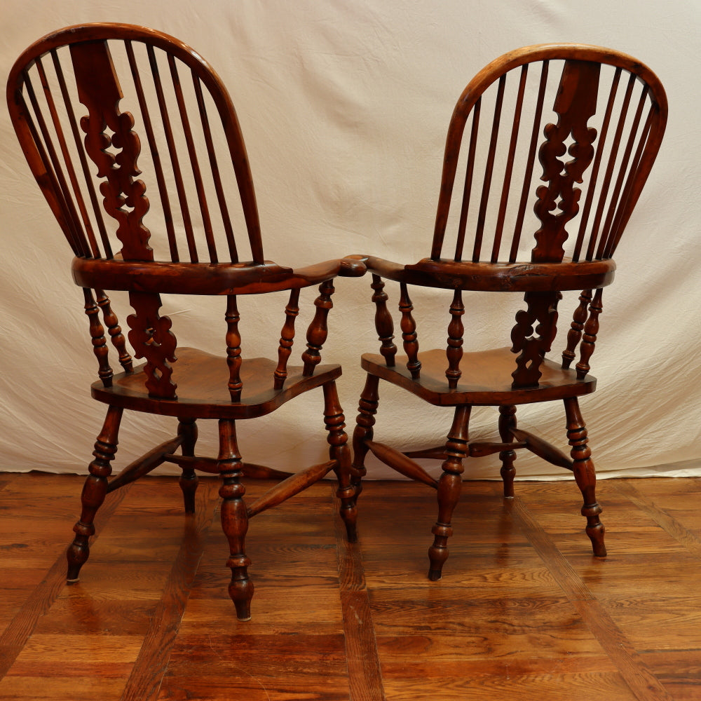 AF2-333: Antique Pair of Early - Mid 19th Century Yew Wood & Elm American Sack Back Windsor Armchairs