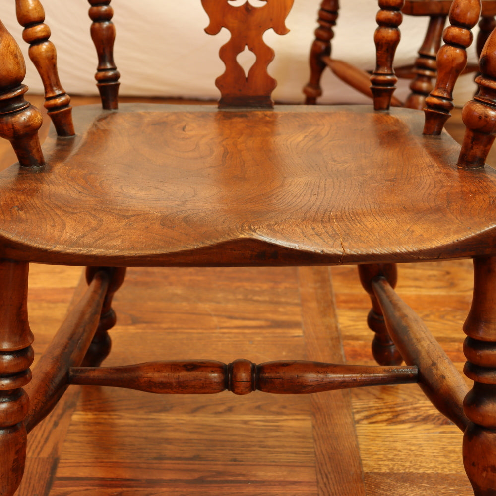 AF2-333: Antique Pair of Early - Mid 19th Century Yew Wood & Elm American Sack Back Windsor Armchairs