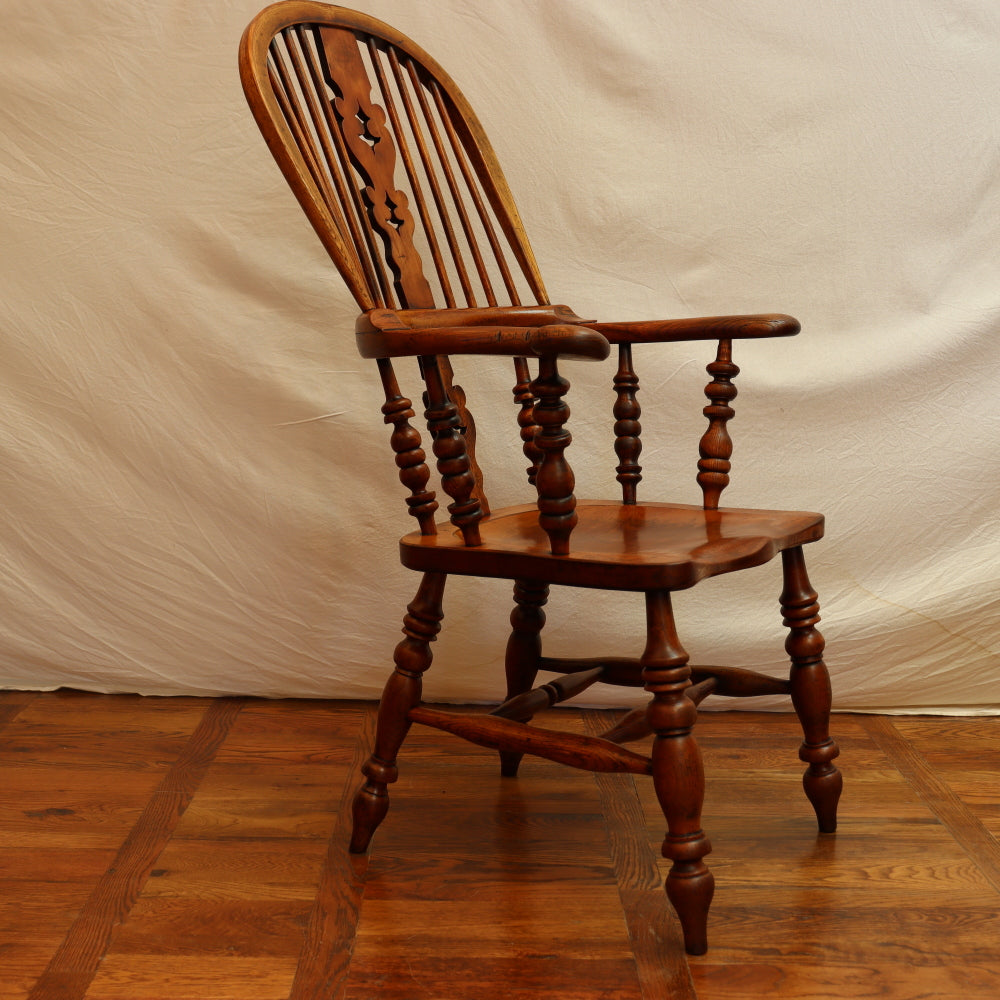 AF2-331: Antique Early - Mid 19th Century Yew Wood & Elm American Sack Back Windsor Armchair